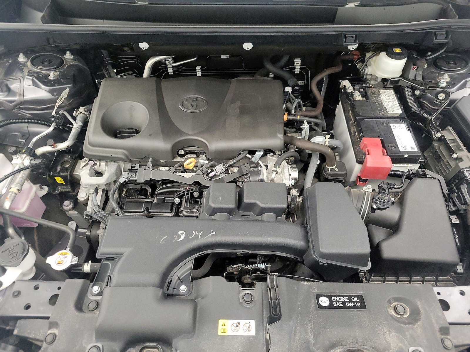 2025 Toyota RAV4 LE - Photo 22