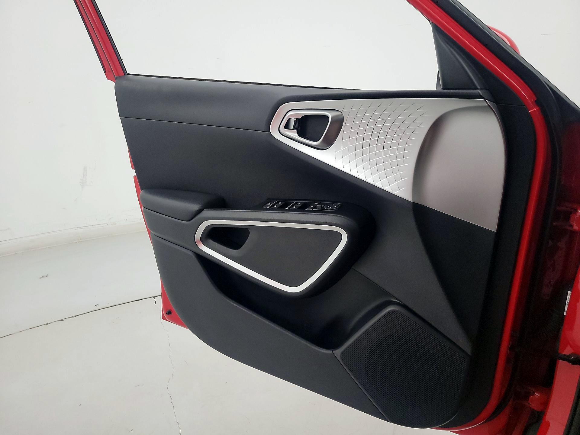 Thumbnail: 2020 Kia Soul - 12