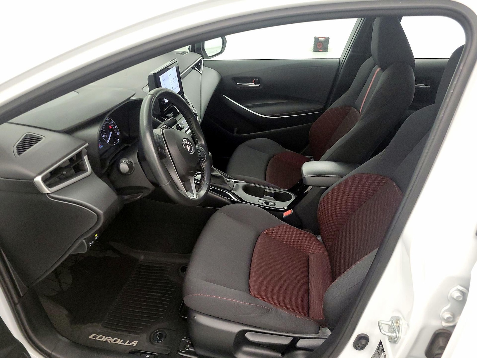 2023 Toyota Corolla SE - Photo 12