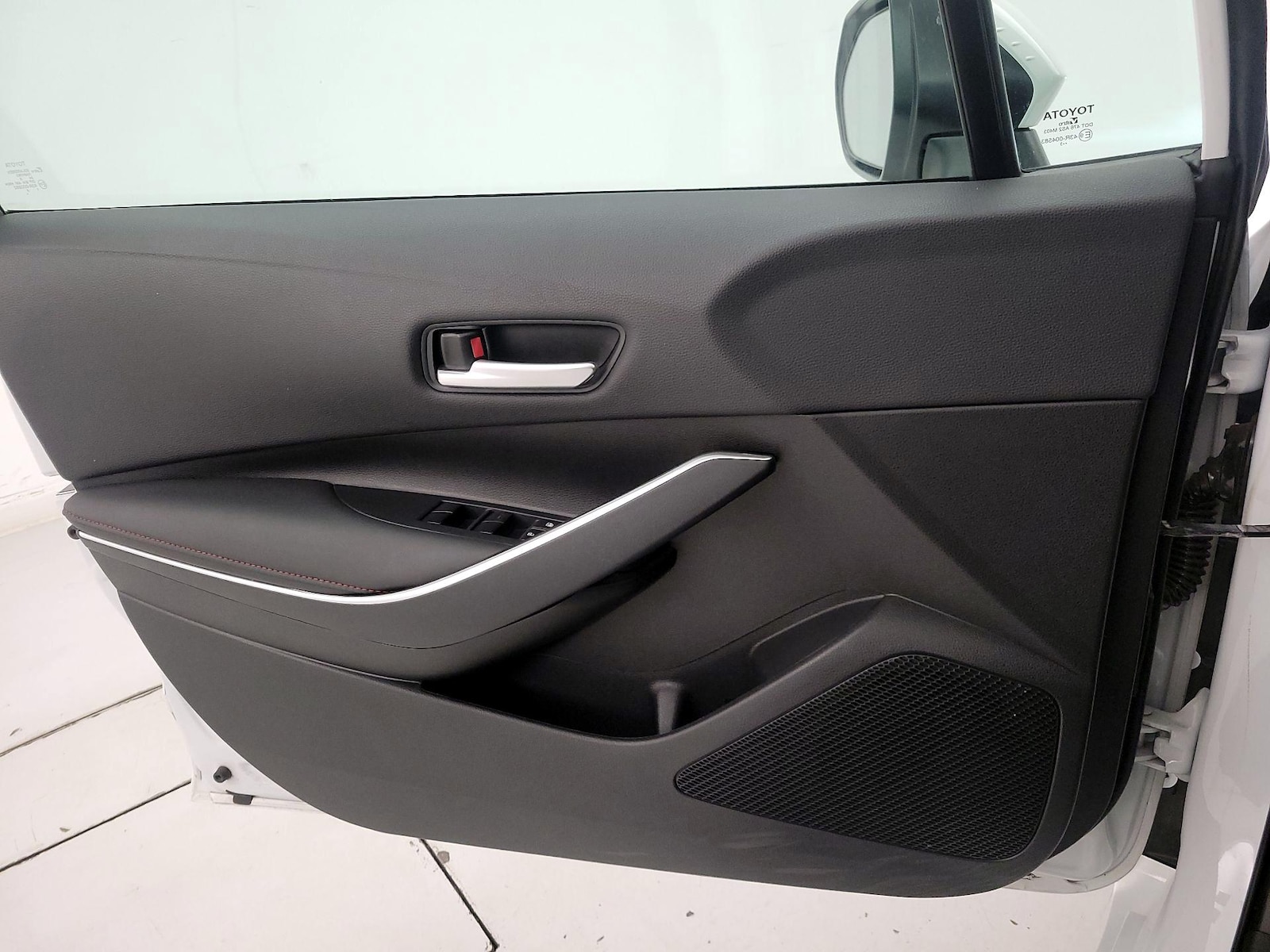 2023 Toyota Corolla SE - Photo 13