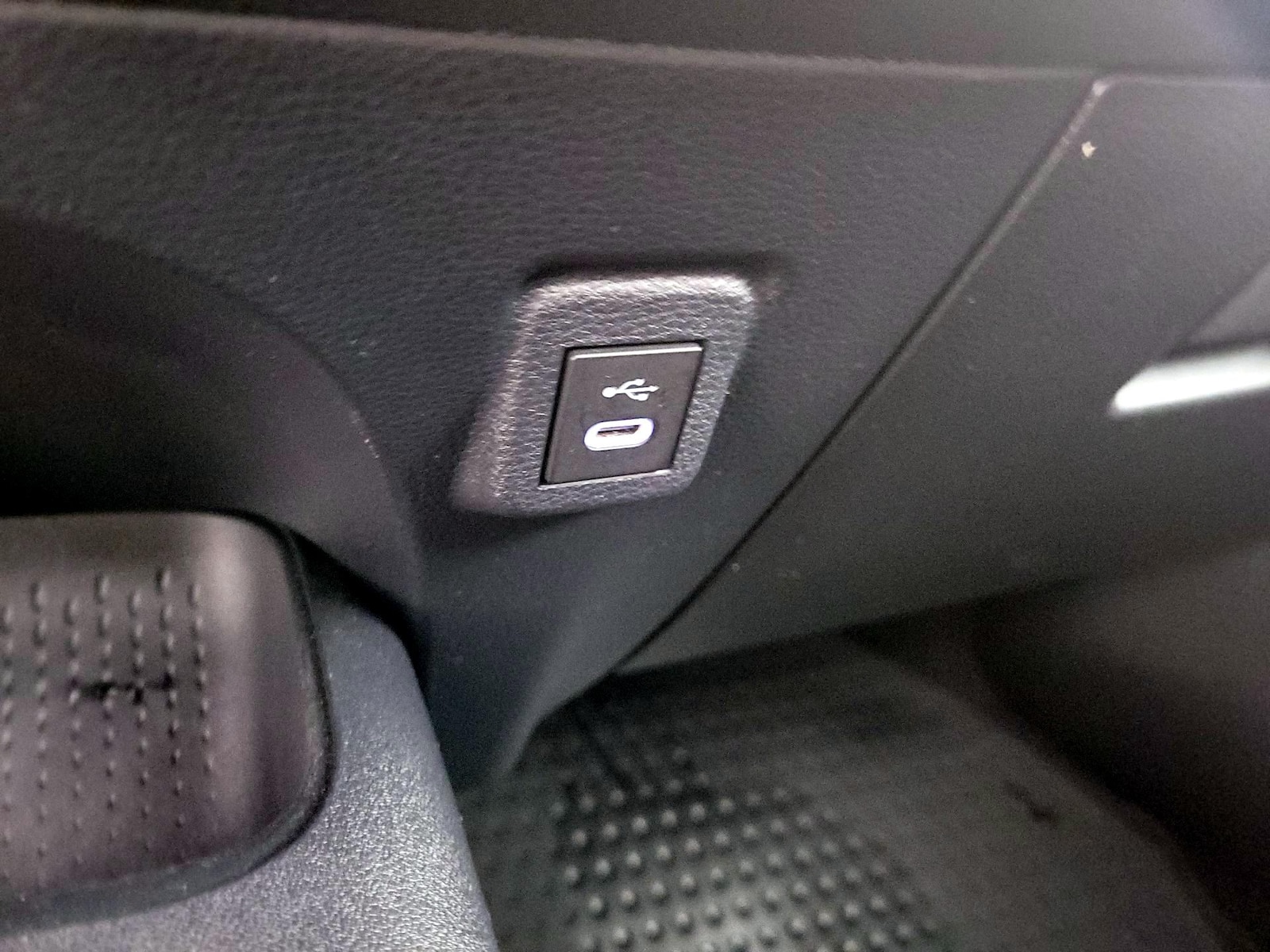 2023 Toyota Corolla SE - Photo 19