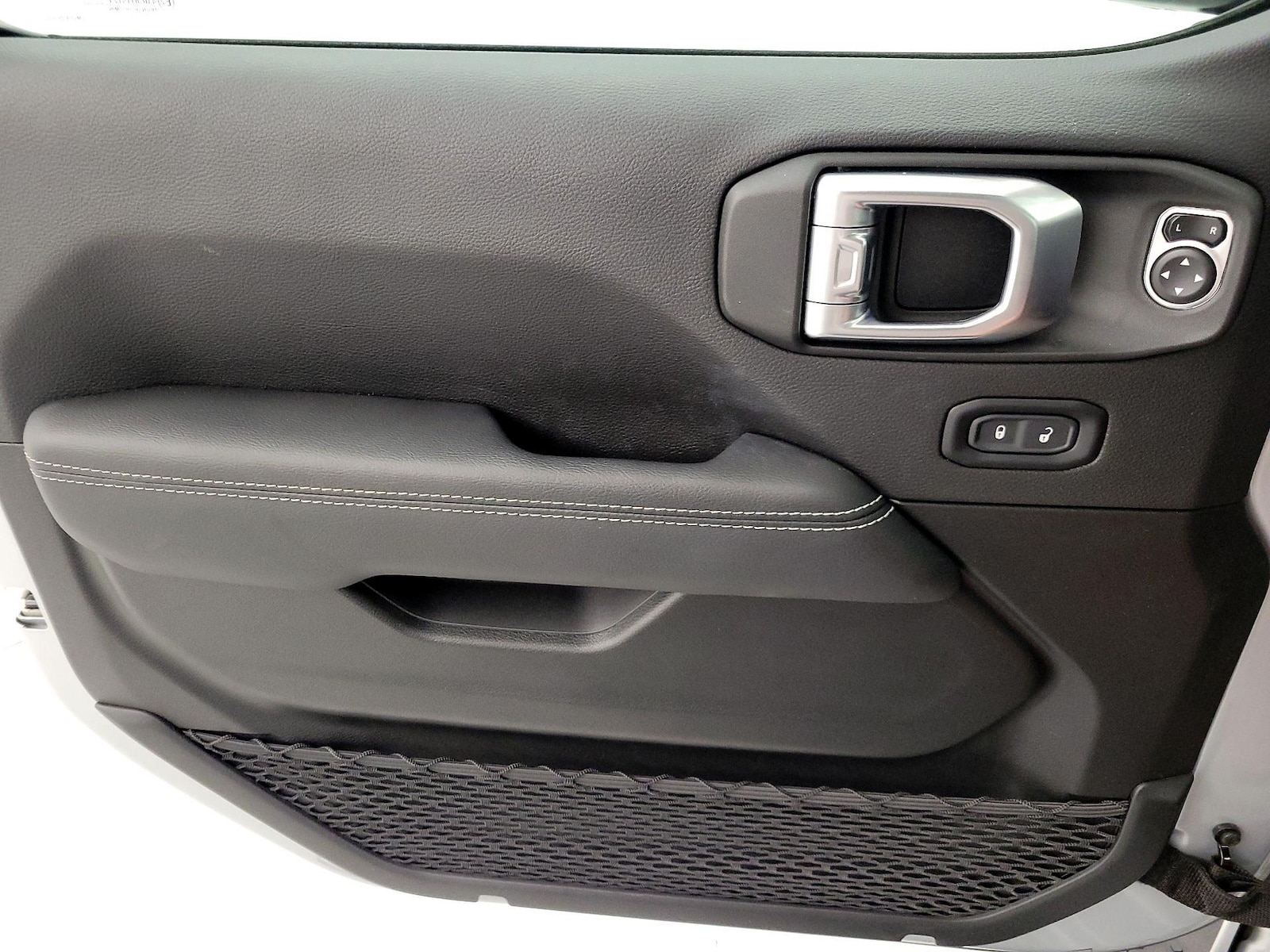 2023 Jeep Wrangler 4xe Sahara 4XE - Photo 13