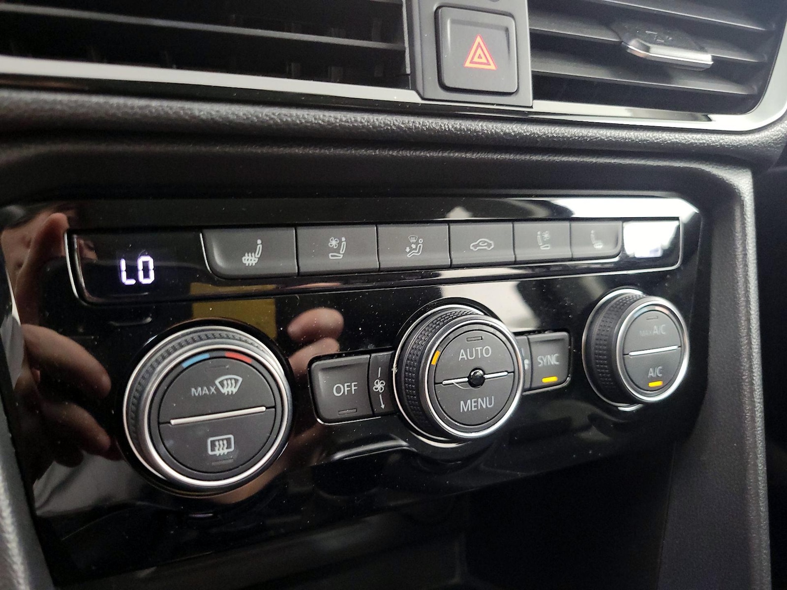 2022 Volkswagen Taos SEL - Photo 16