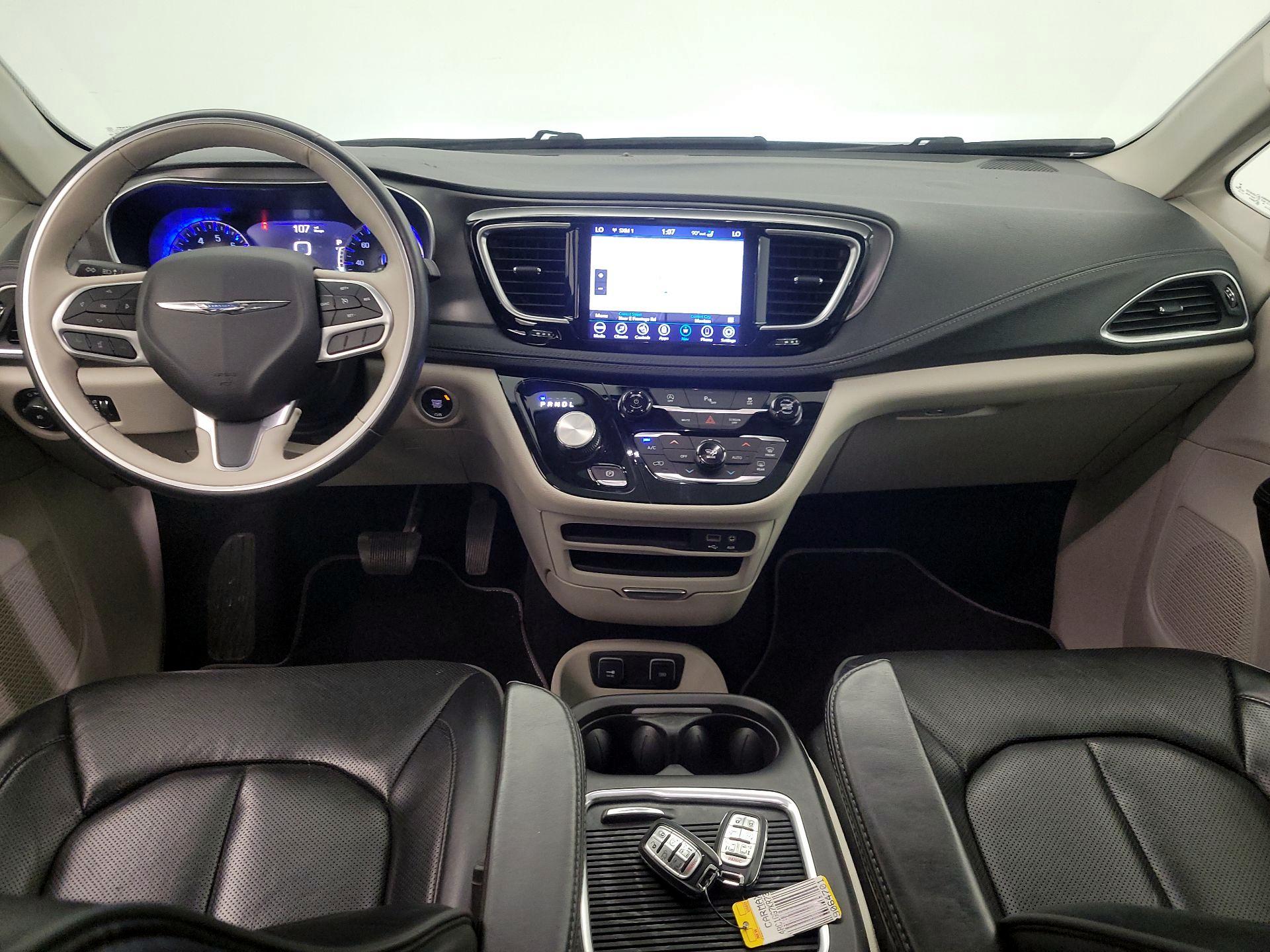 Thumbnail: 2019 Chrysler Pacifica - 9