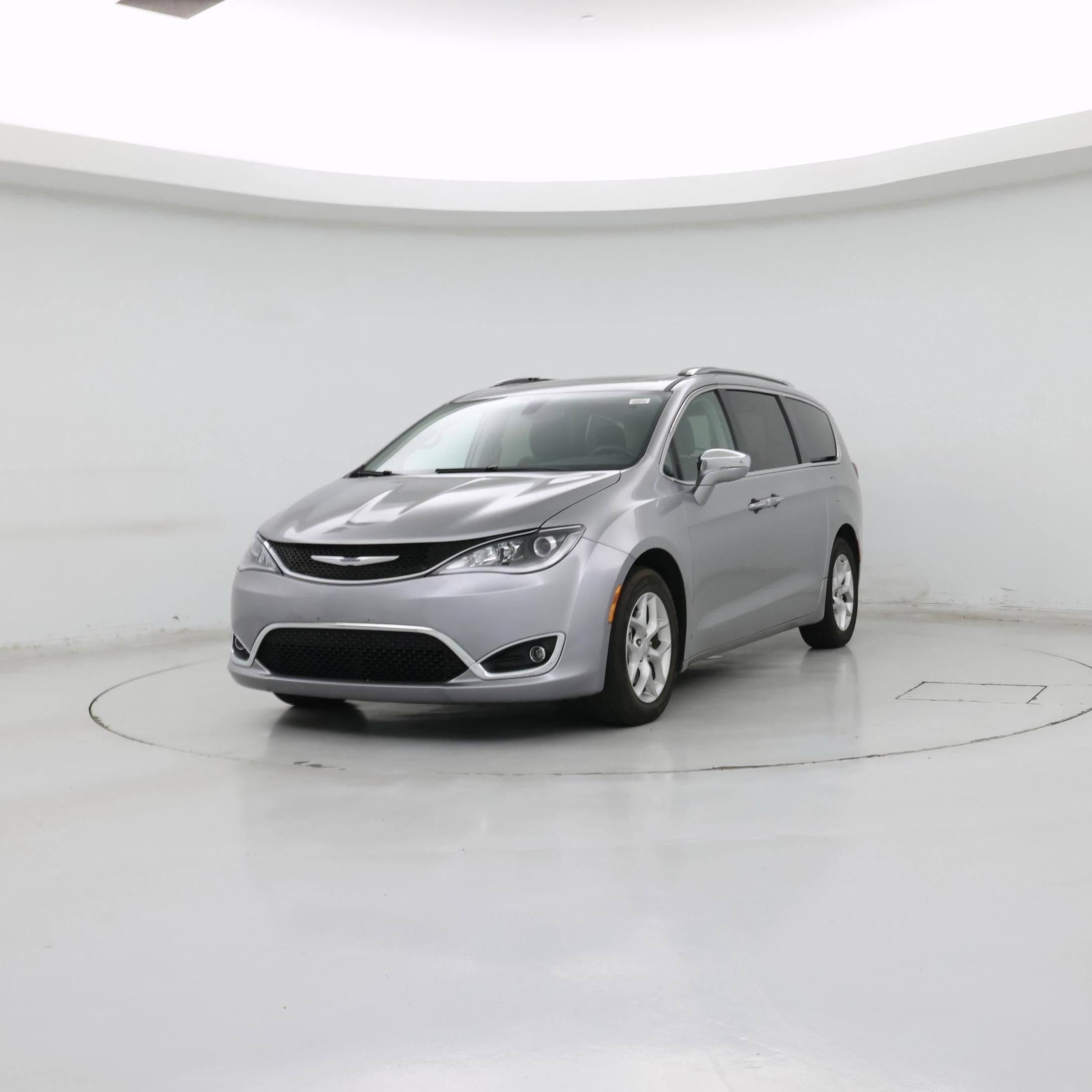Thumbnail: 2019 Chrysler Pacifica - 4