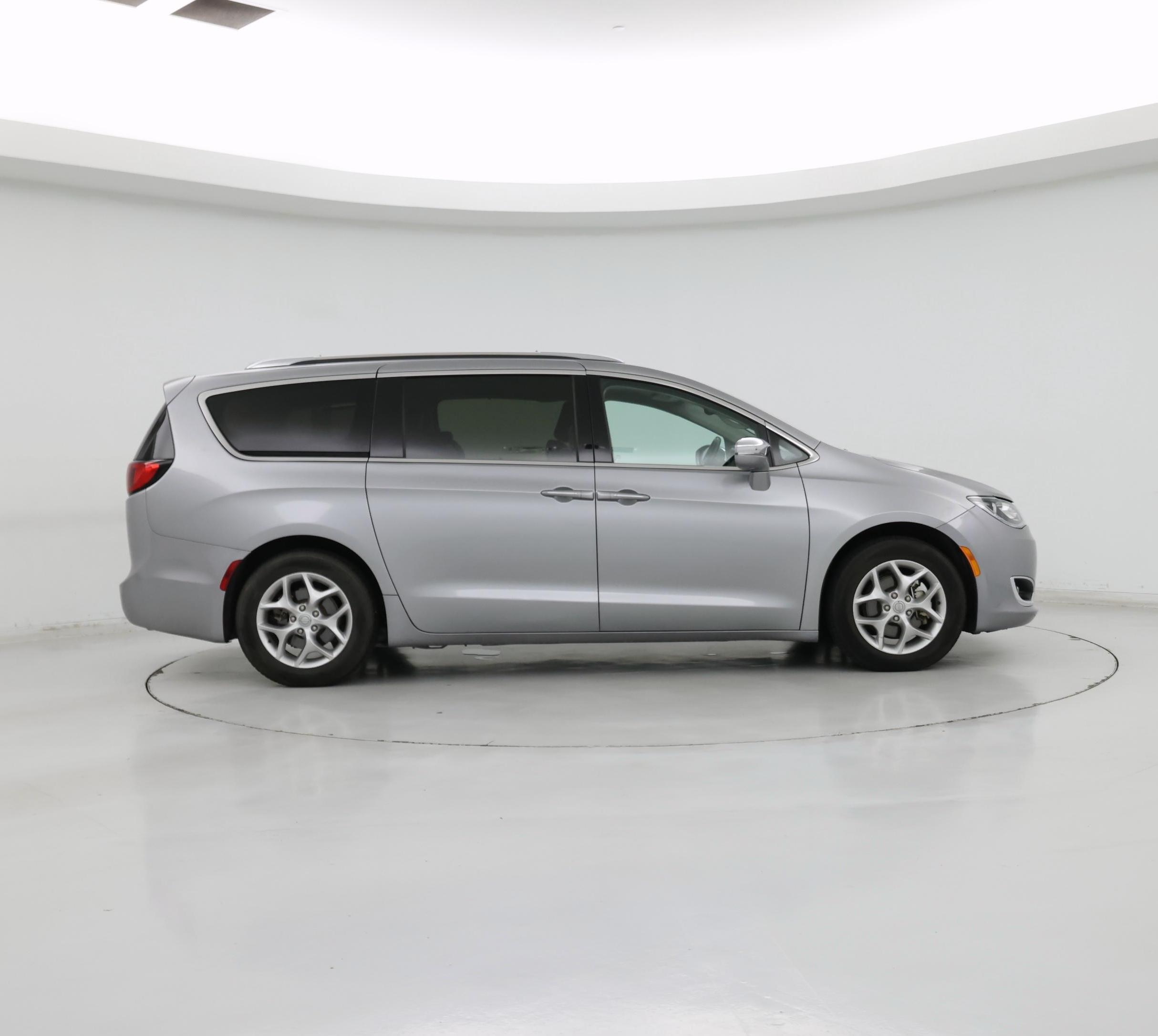 Thumbnail: 2019 Chrysler Pacifica - 7