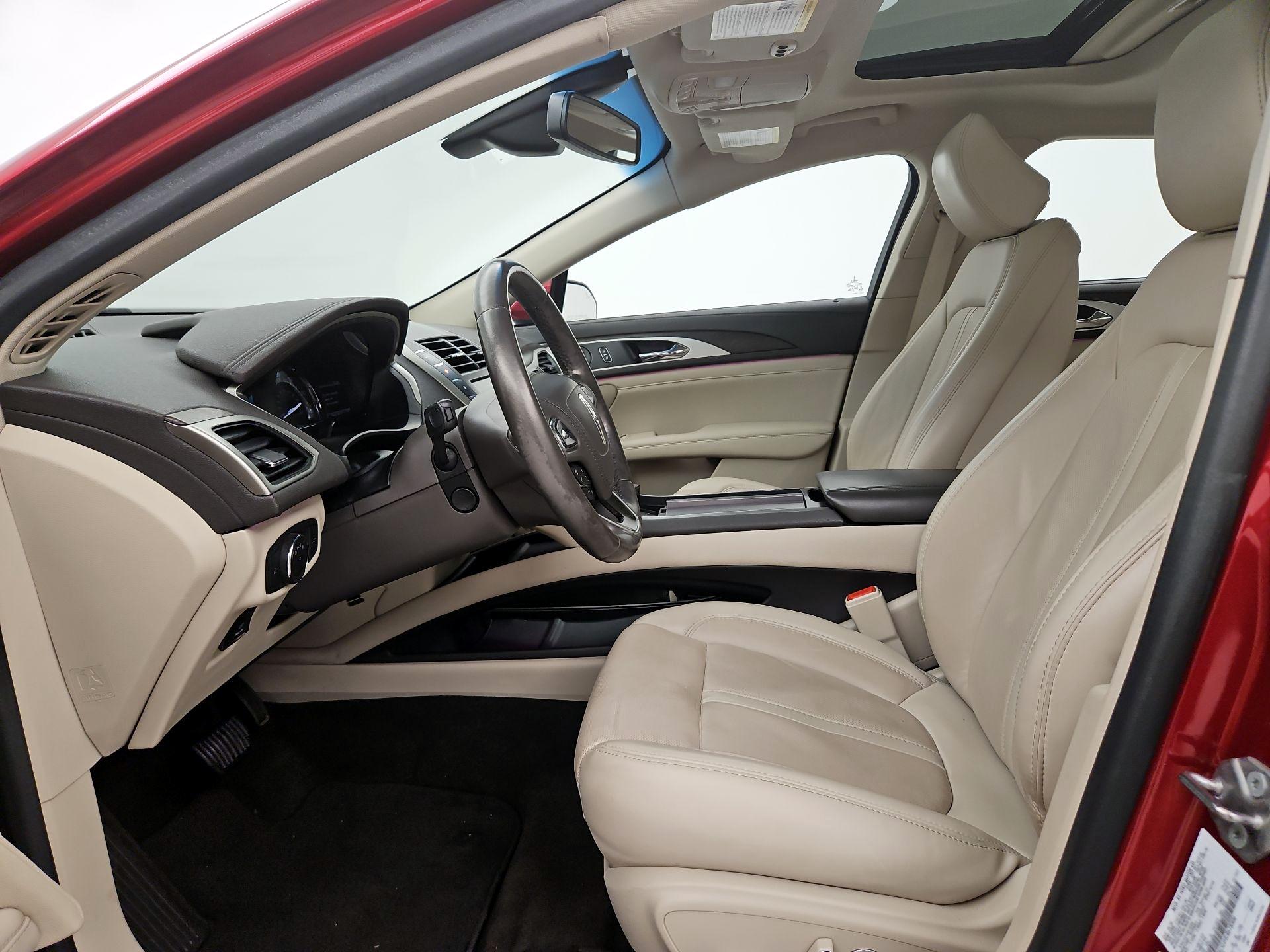 Thumbnail: 2020 Lincoln MKZ - 11