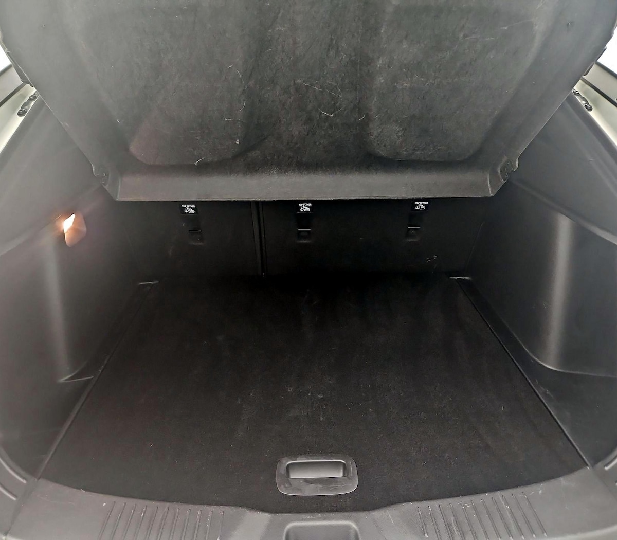 Trunk/Cargo (Seats Up)