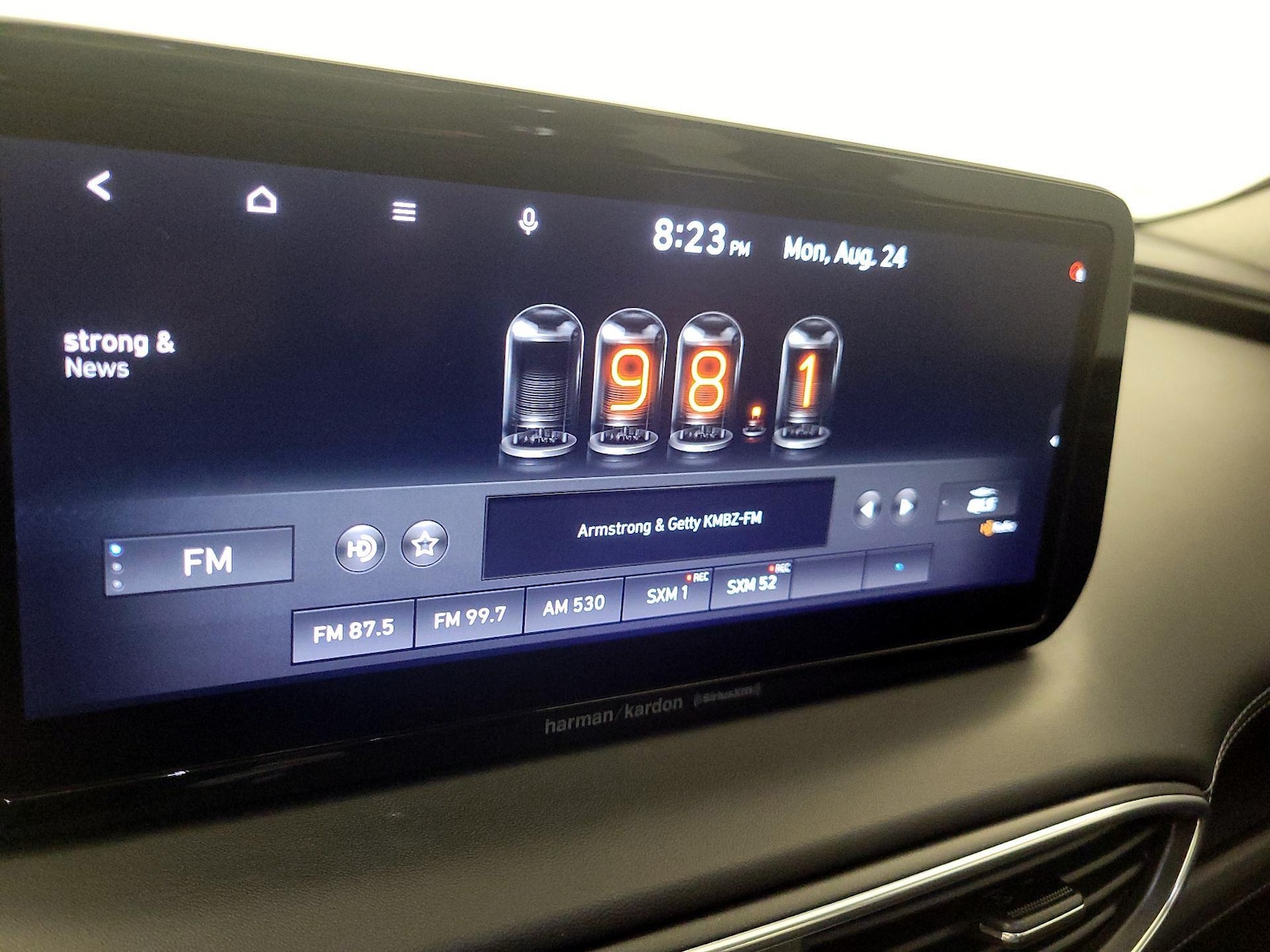 2021 Hyundai Santa Fe Limited HEV - Photo 16