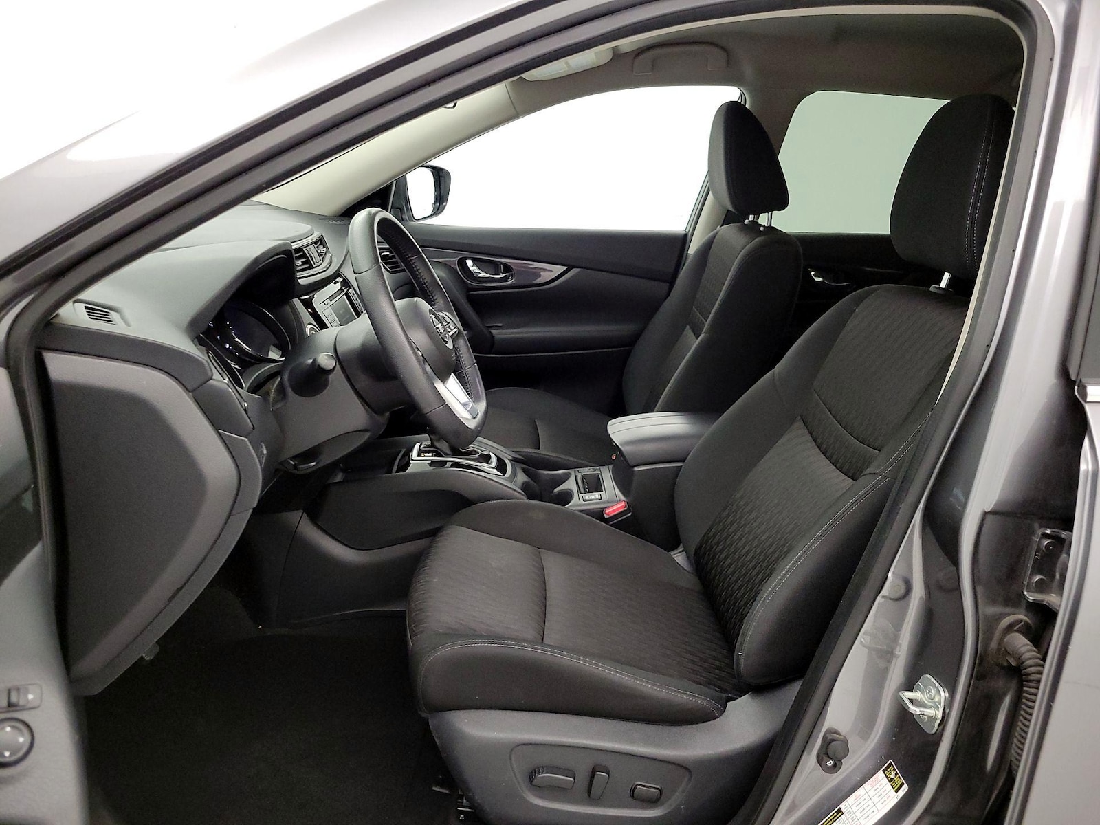 2019 Nissan Rogue SV - Photo 12
