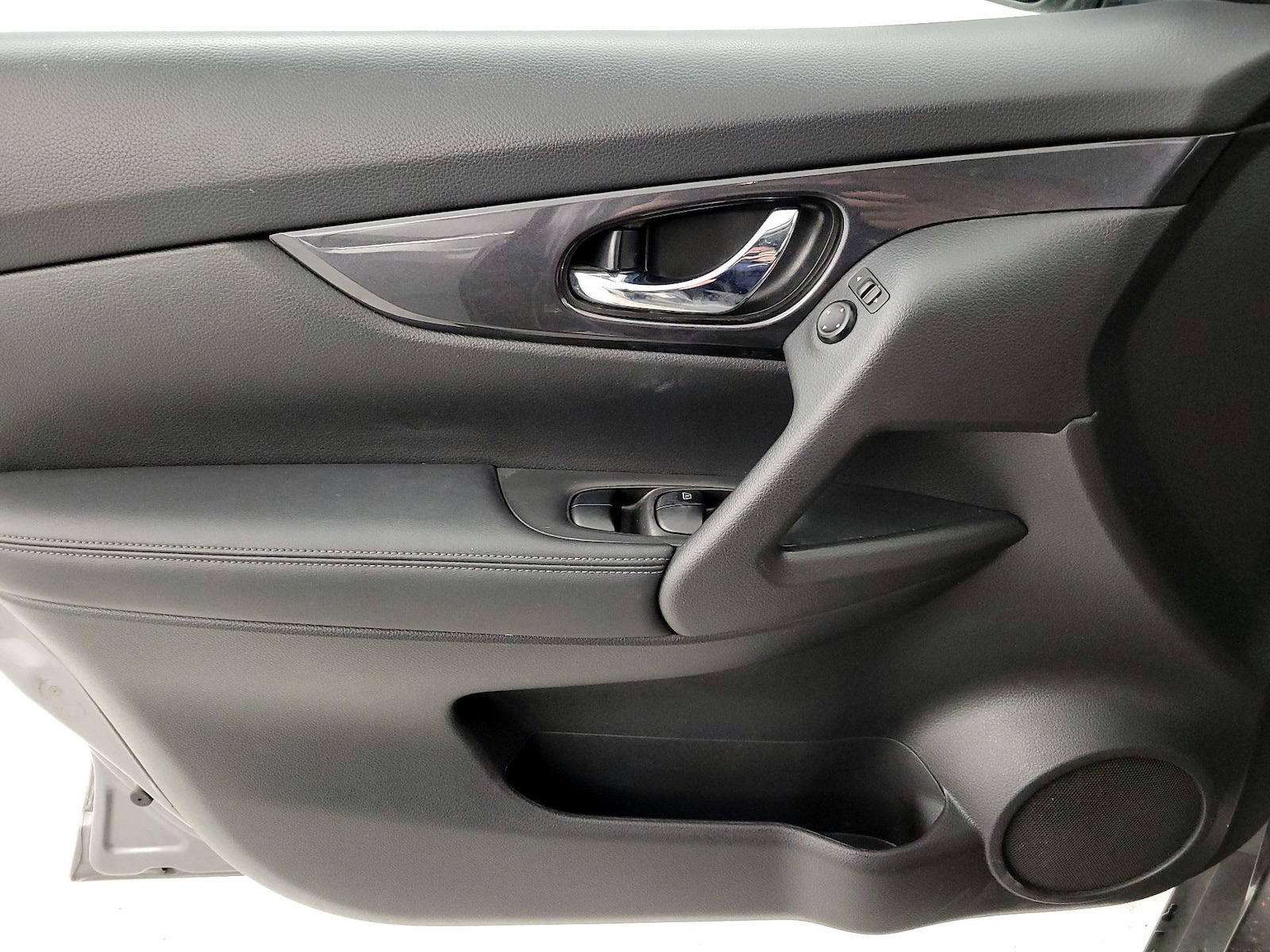 2019 Nissan Rogue SV - Photo 13