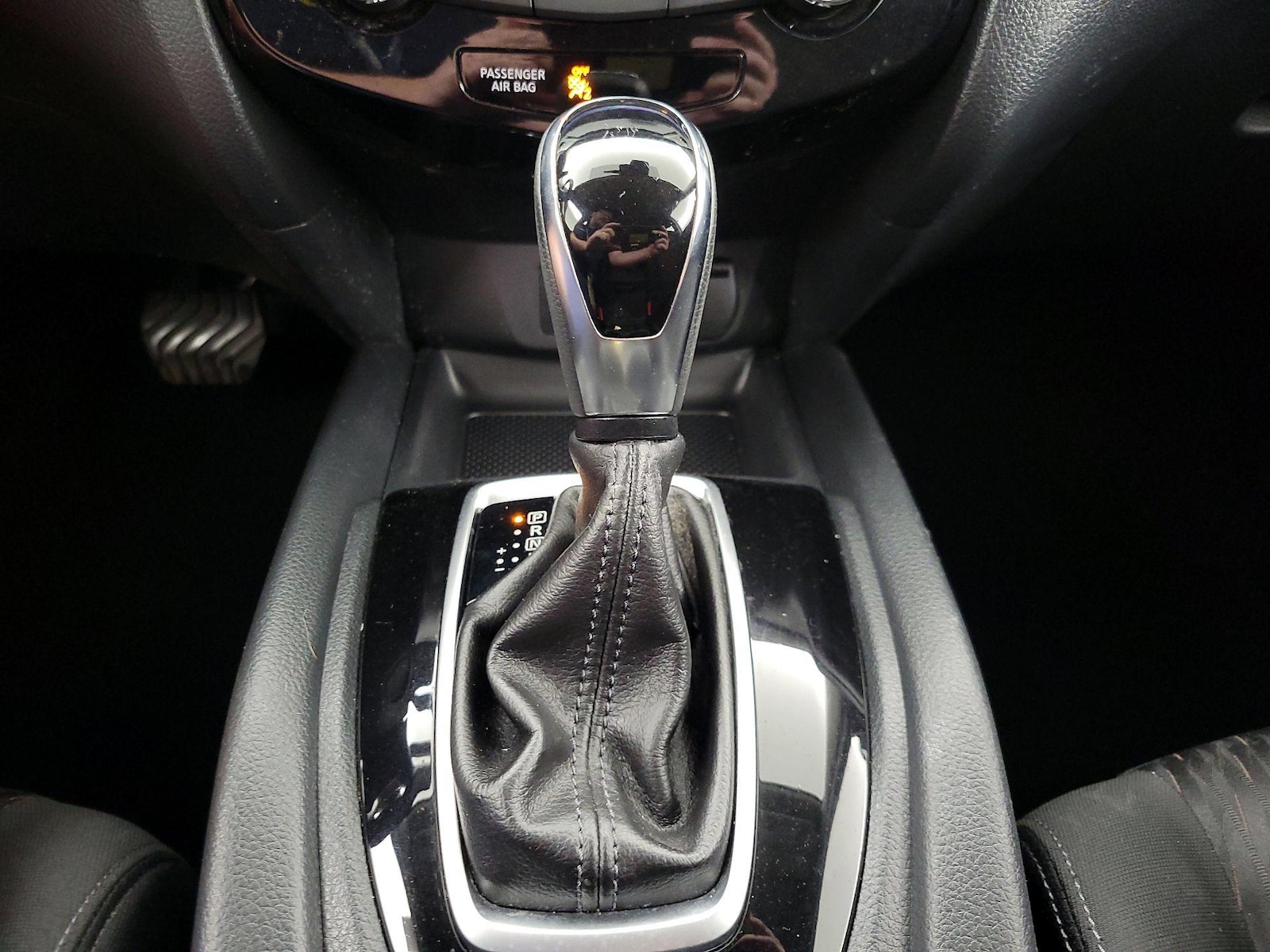 2019 Nissan Rogue SV - Photo 18