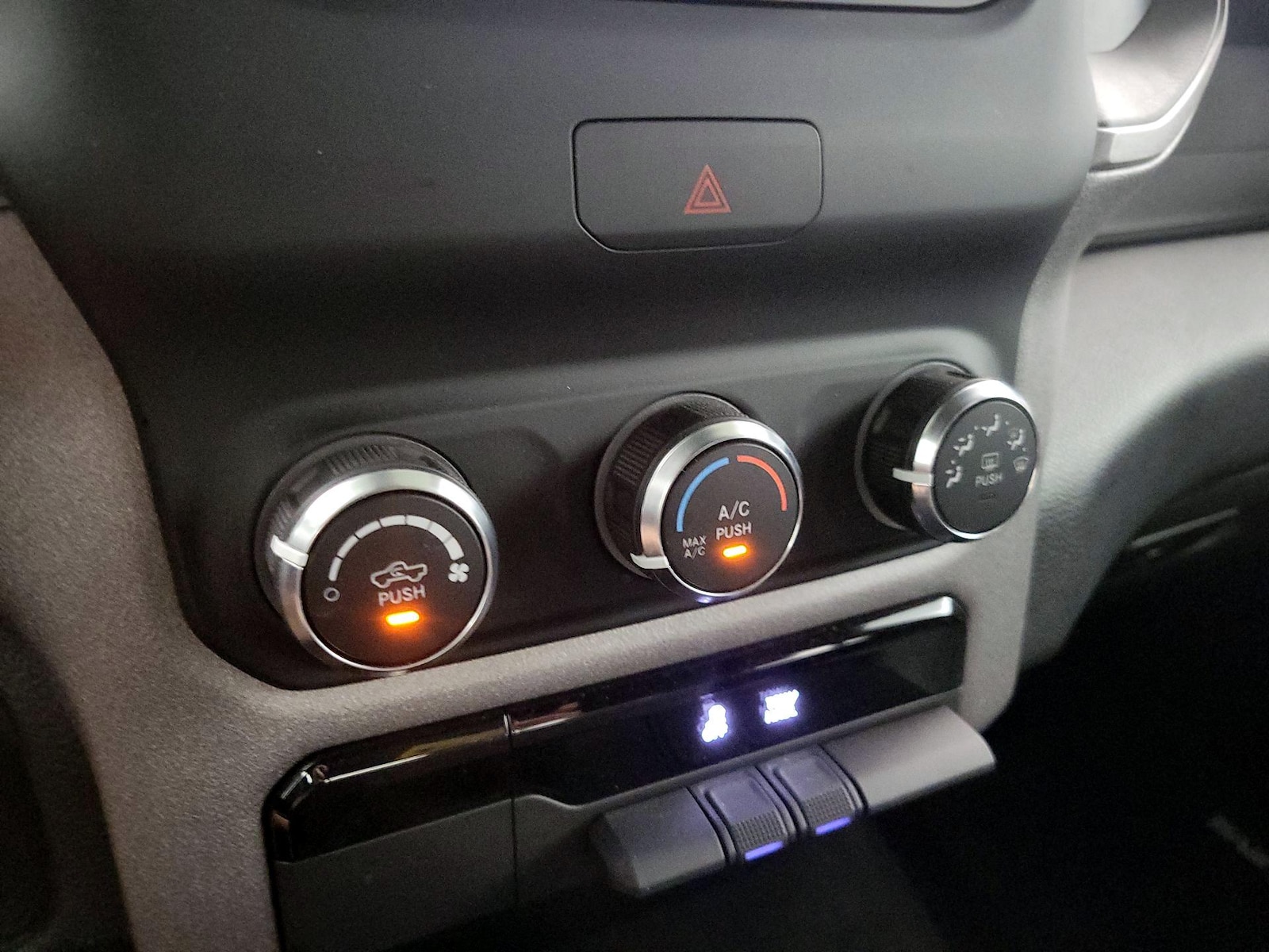 2024 RAM Ram 1500 Pickup Tradesman - Photo 17
