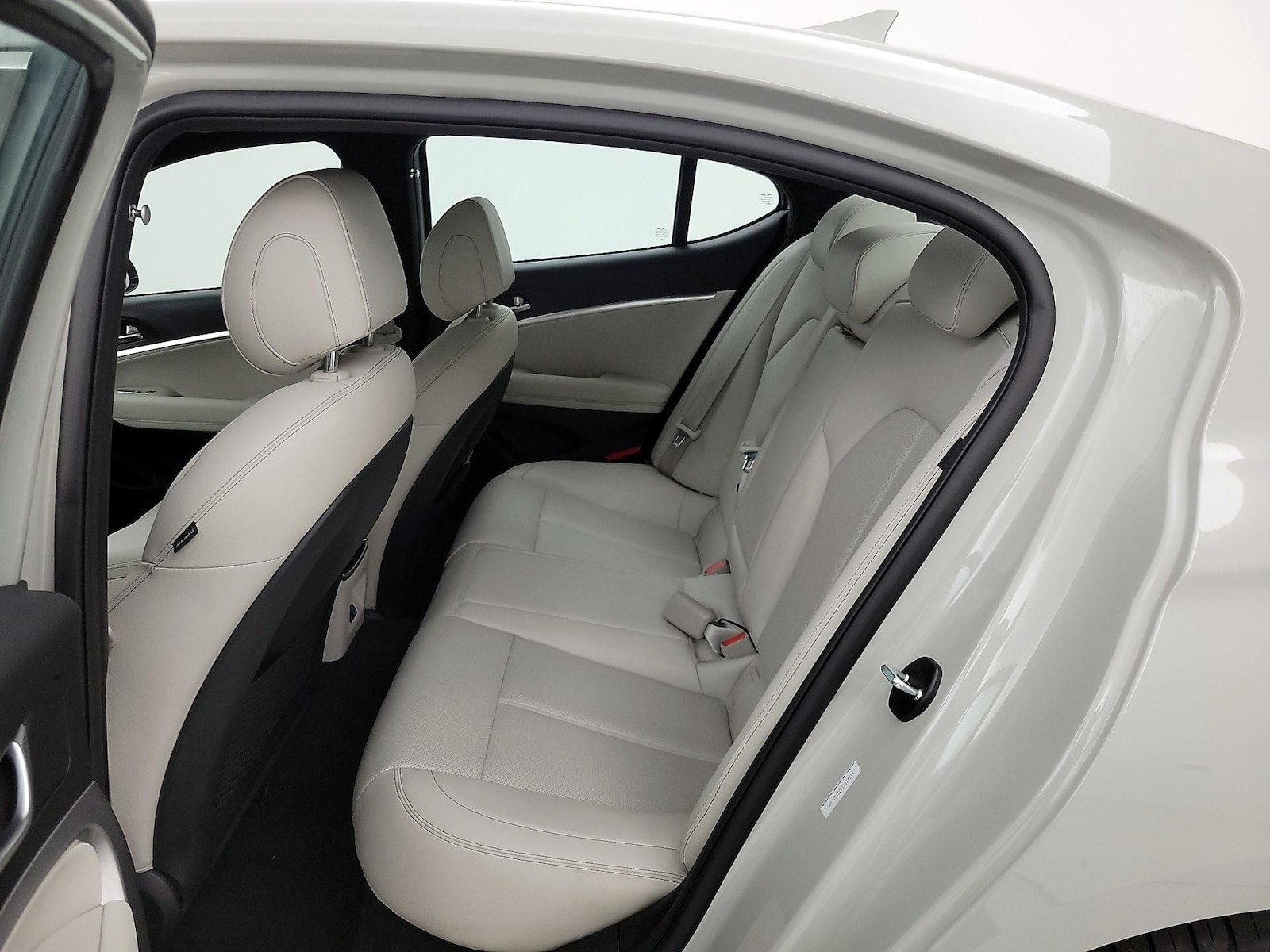 2025 GENESIS G70 Standard - Photo 19