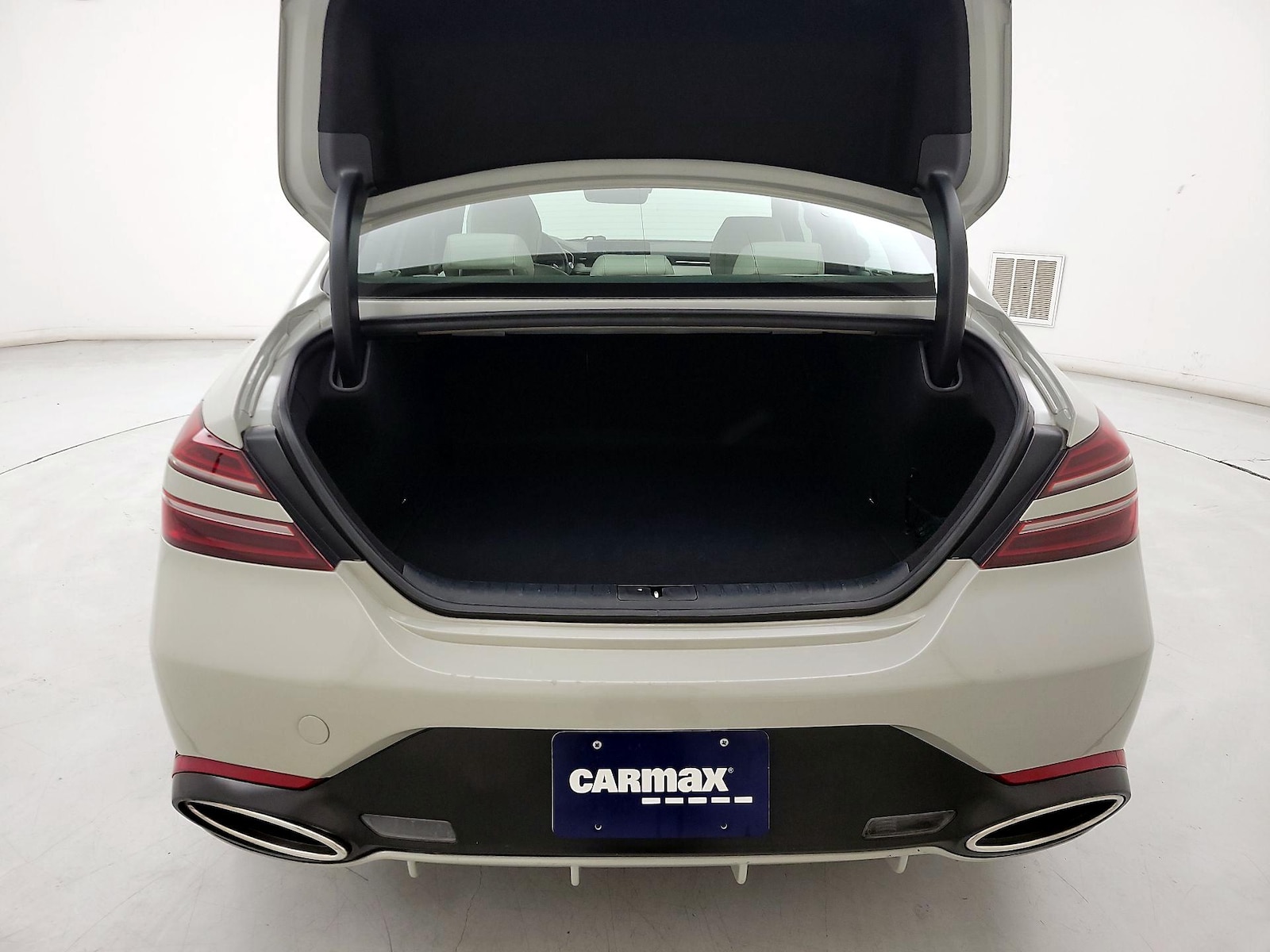 2025 GENESIS G70 Standard - Photo 20