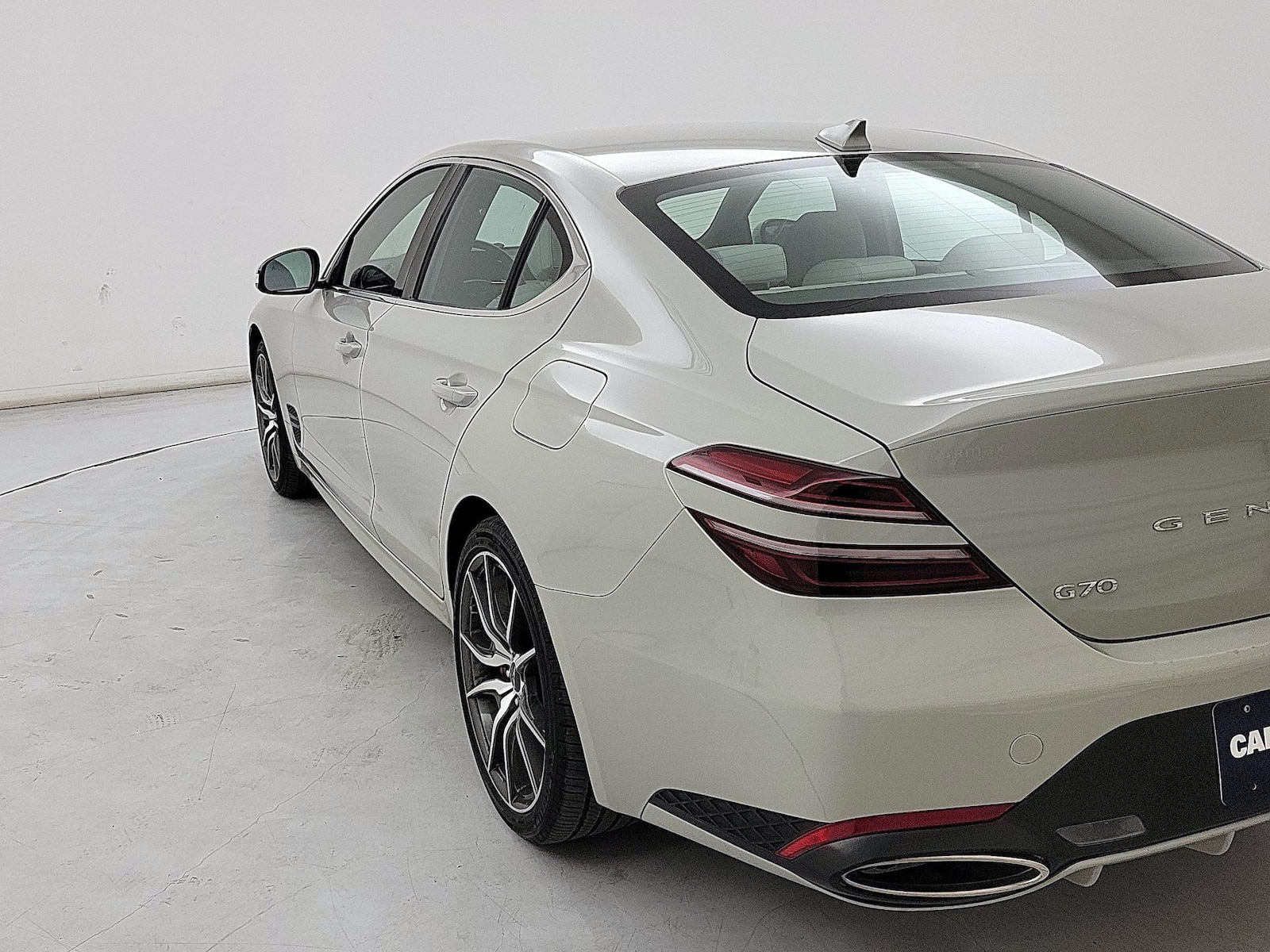 2025 GENESIS G70 Standard - Photo 7