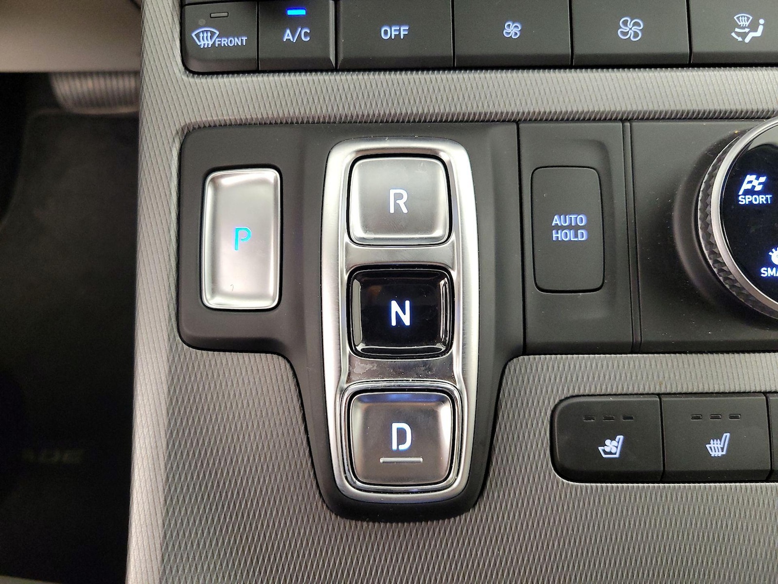 2024 Hyundai Palisade Limited - Photo 19