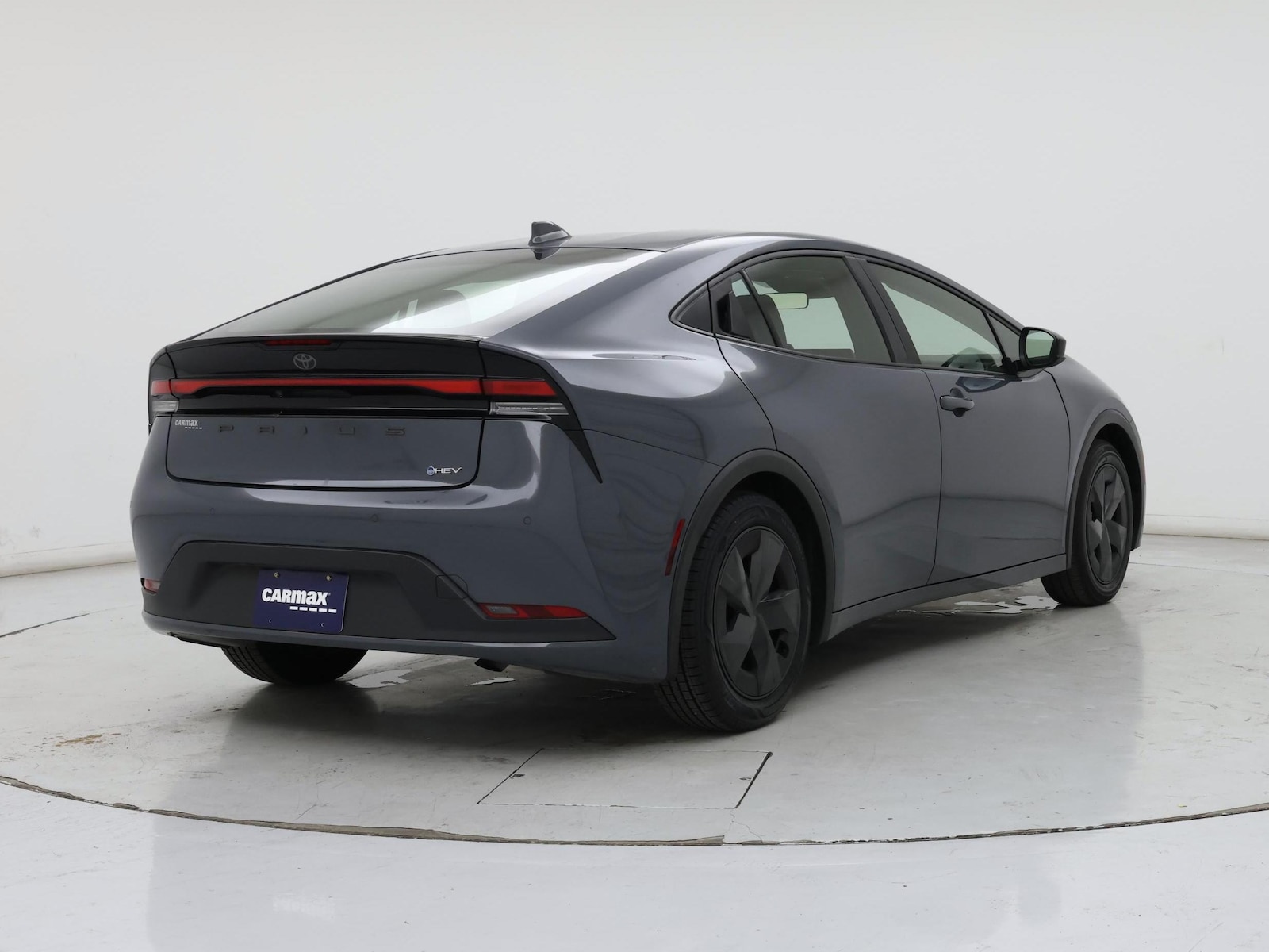 2025 Toyota Prius LE - Photo 9
