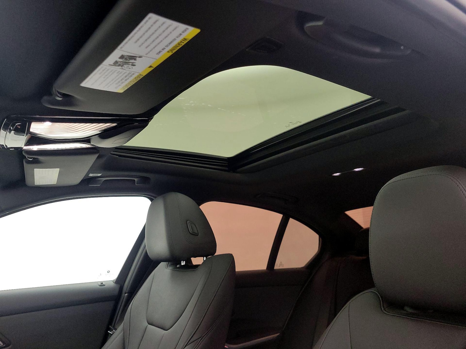 Sunroof(s) & Overhead Airbags