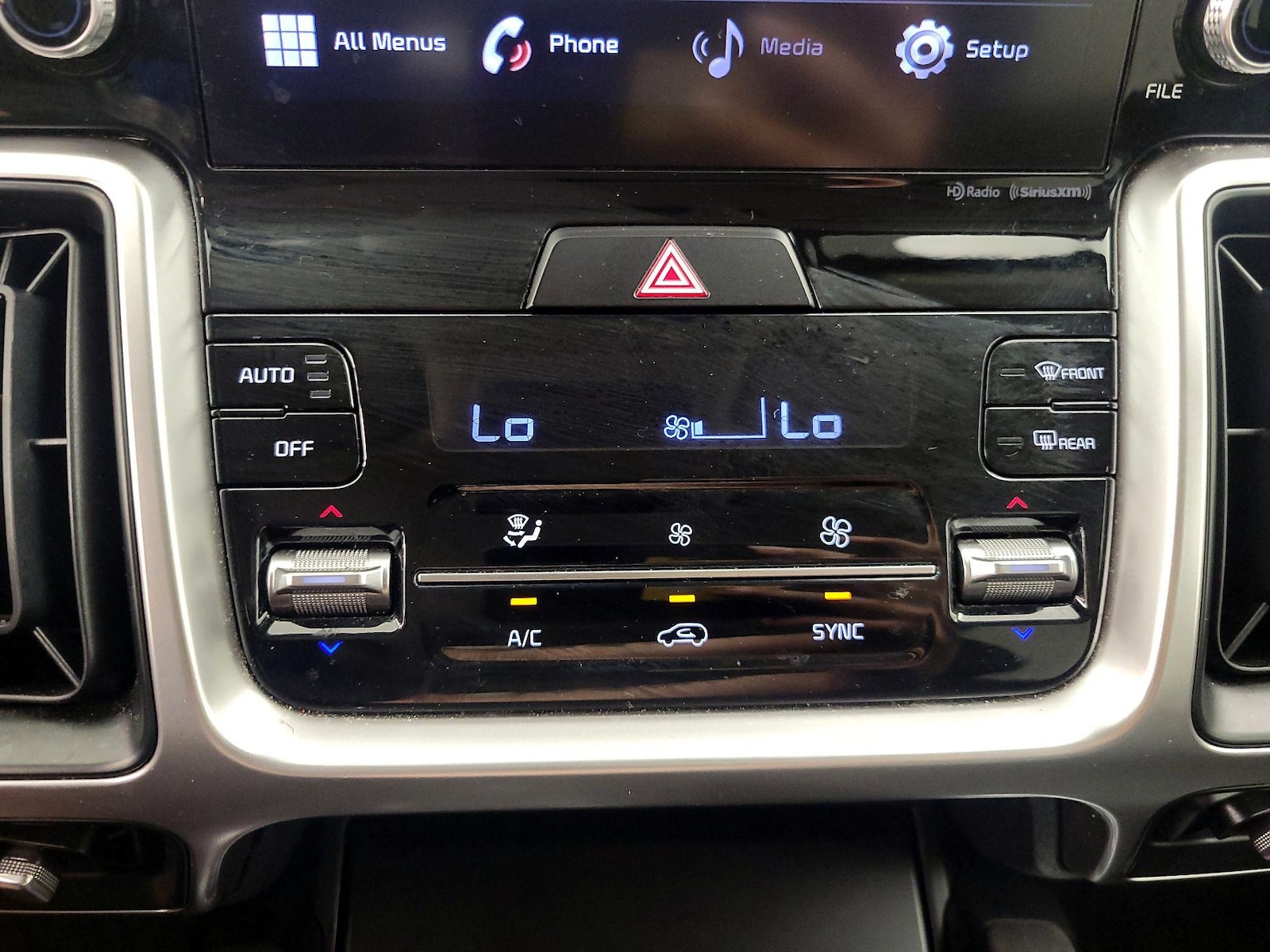 2021 Kia Sorento S - Photo 17