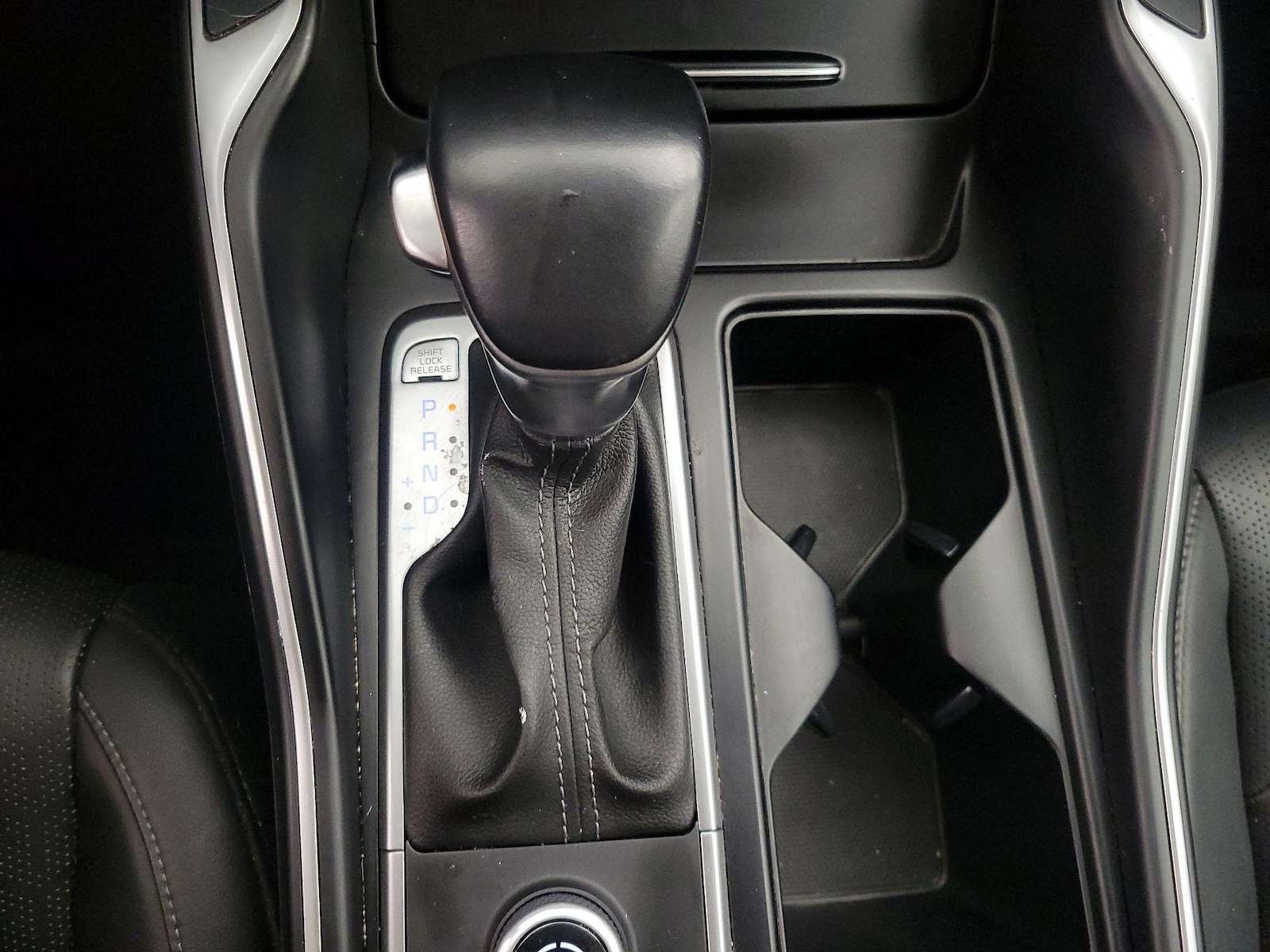 2021 Kia Sorento S - Photo 18