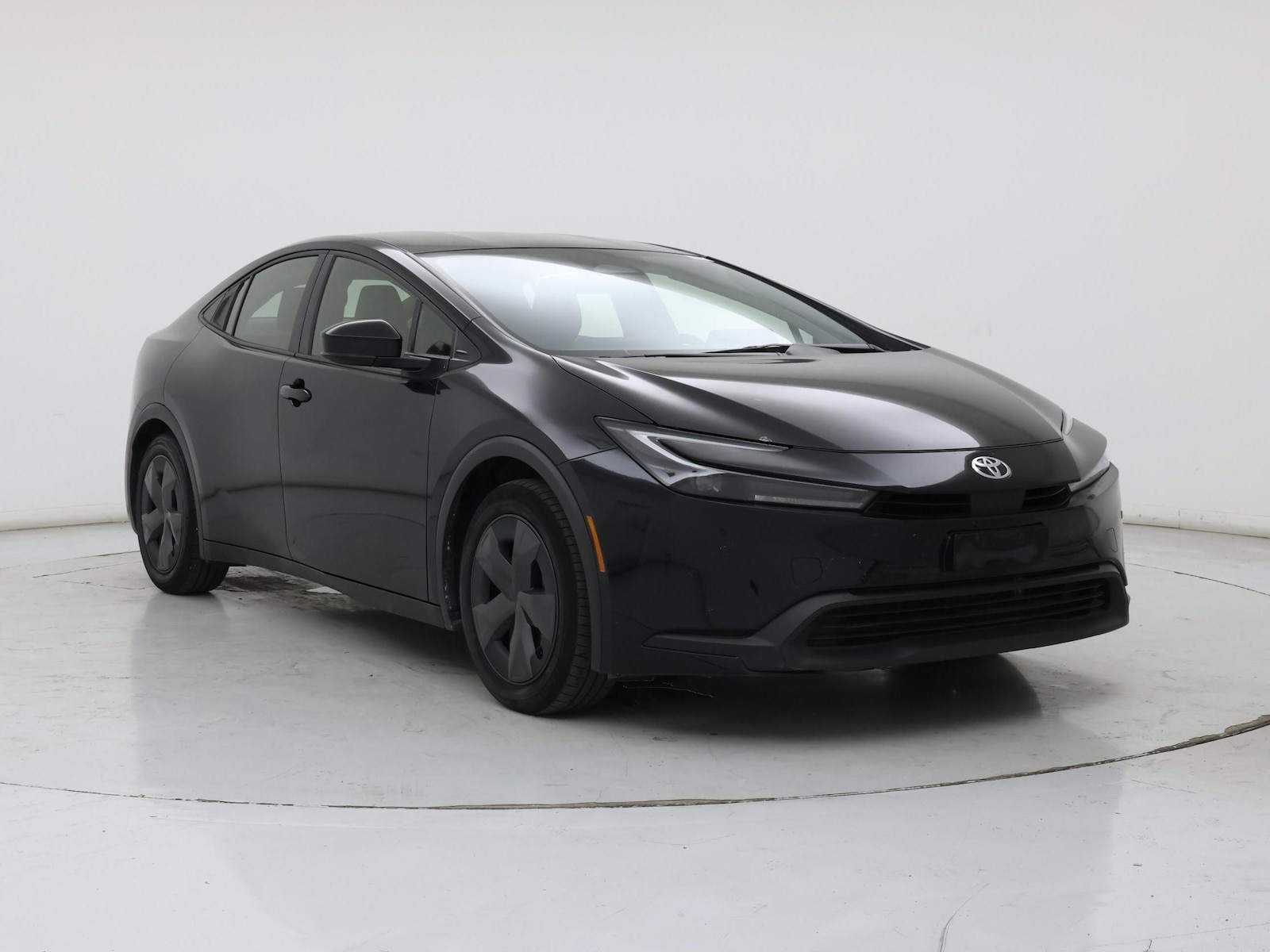 2025 Toyota Prius LE - Photo 2