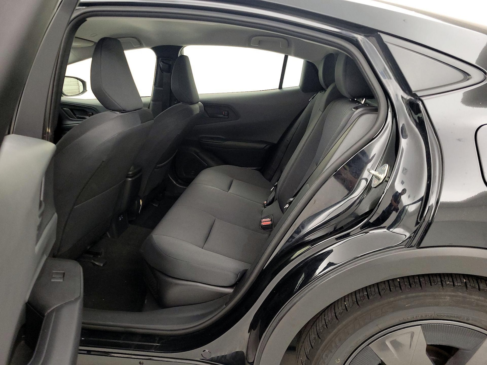 2025 Toyota Prius LE - Photo 21