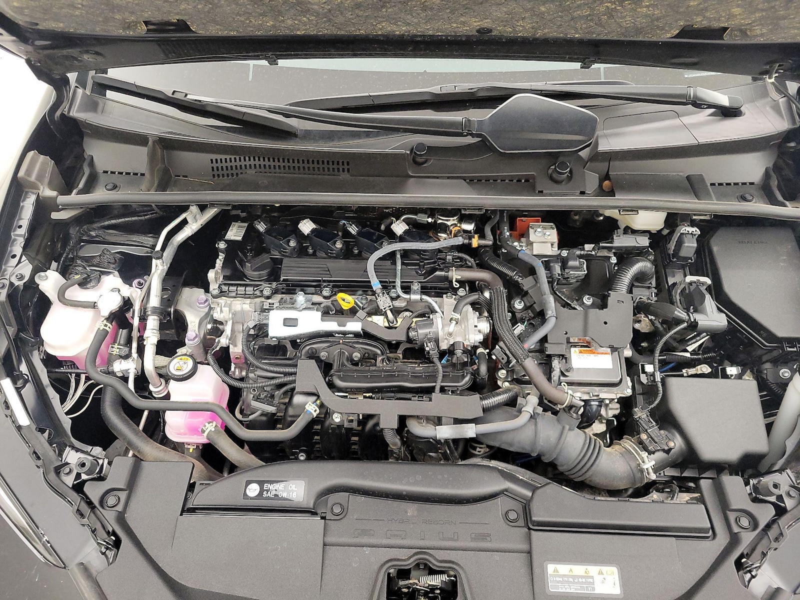 2025 Toyota Prius LE - Photo 23
