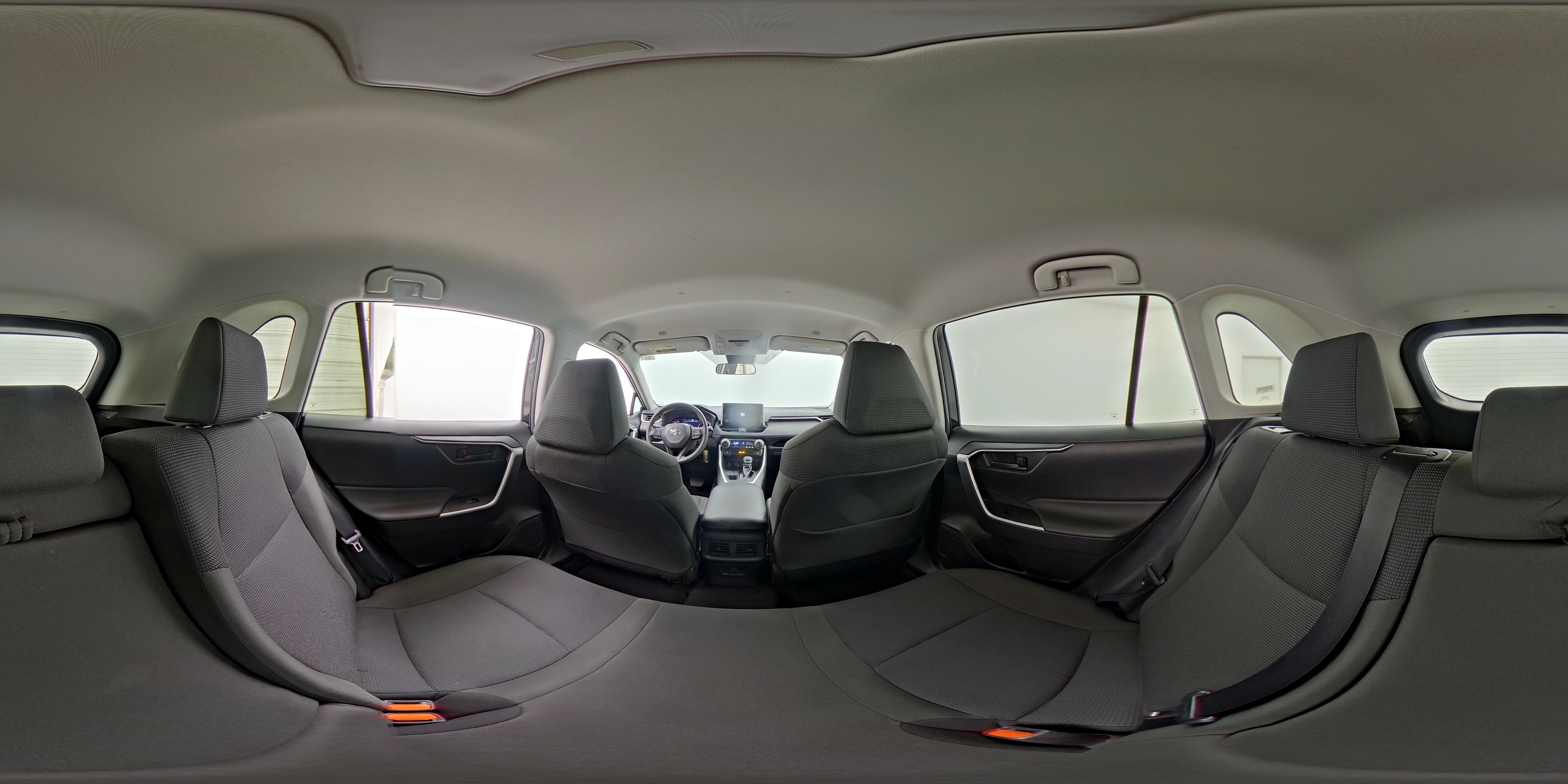 2025 Toyota RAV4 LE - Photo 25