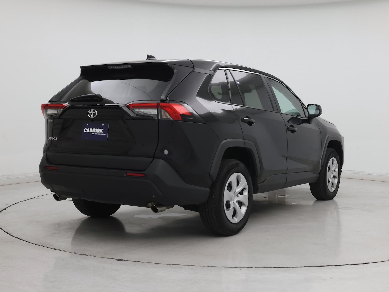 2025 Toyota RAV4 LE - Photo 9