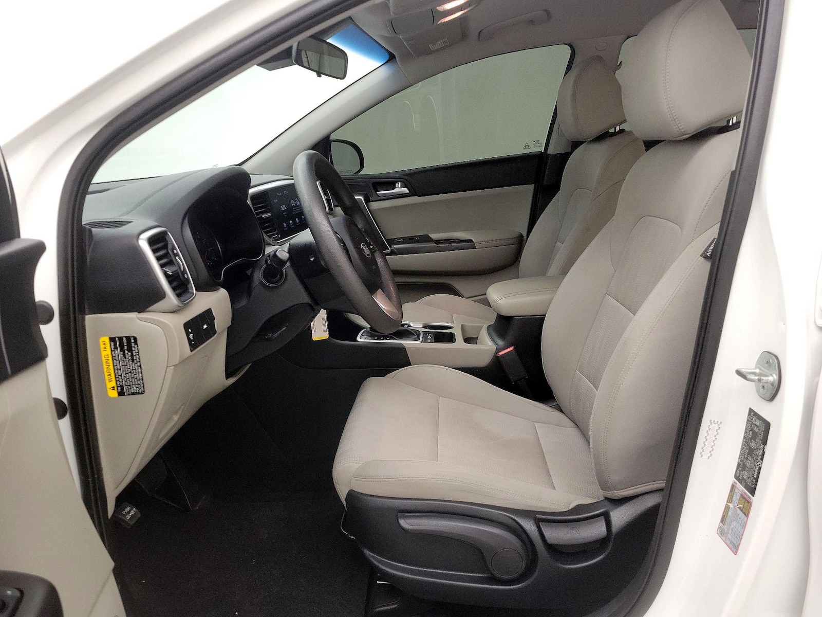 2022 Kia Sportage LX - Photo 12