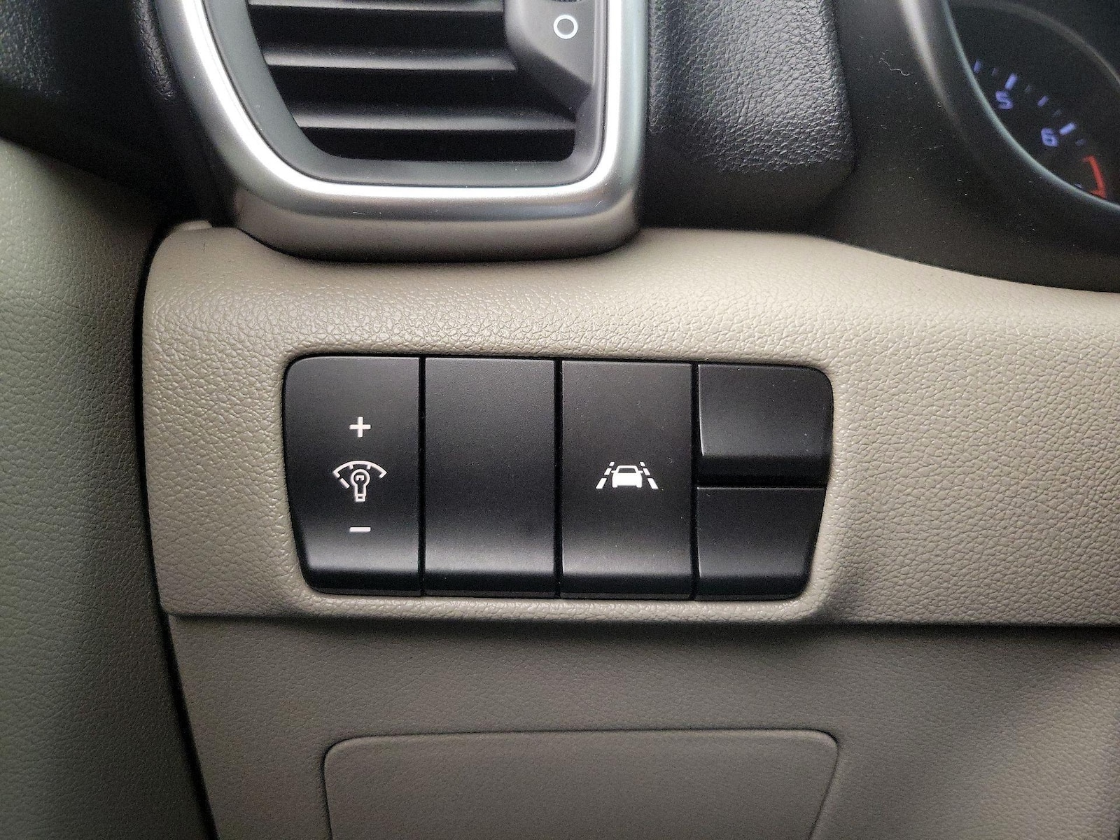 2022 Kia Sportage LX - Photo 14