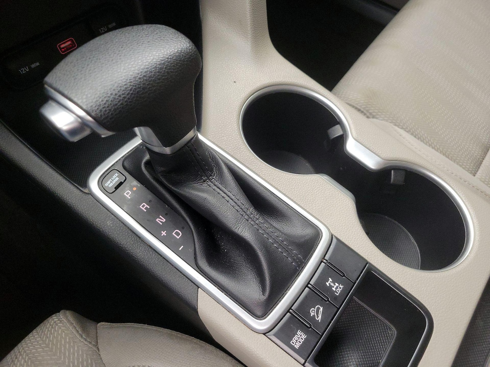 2022 Kia Sportage LX - Photo 18