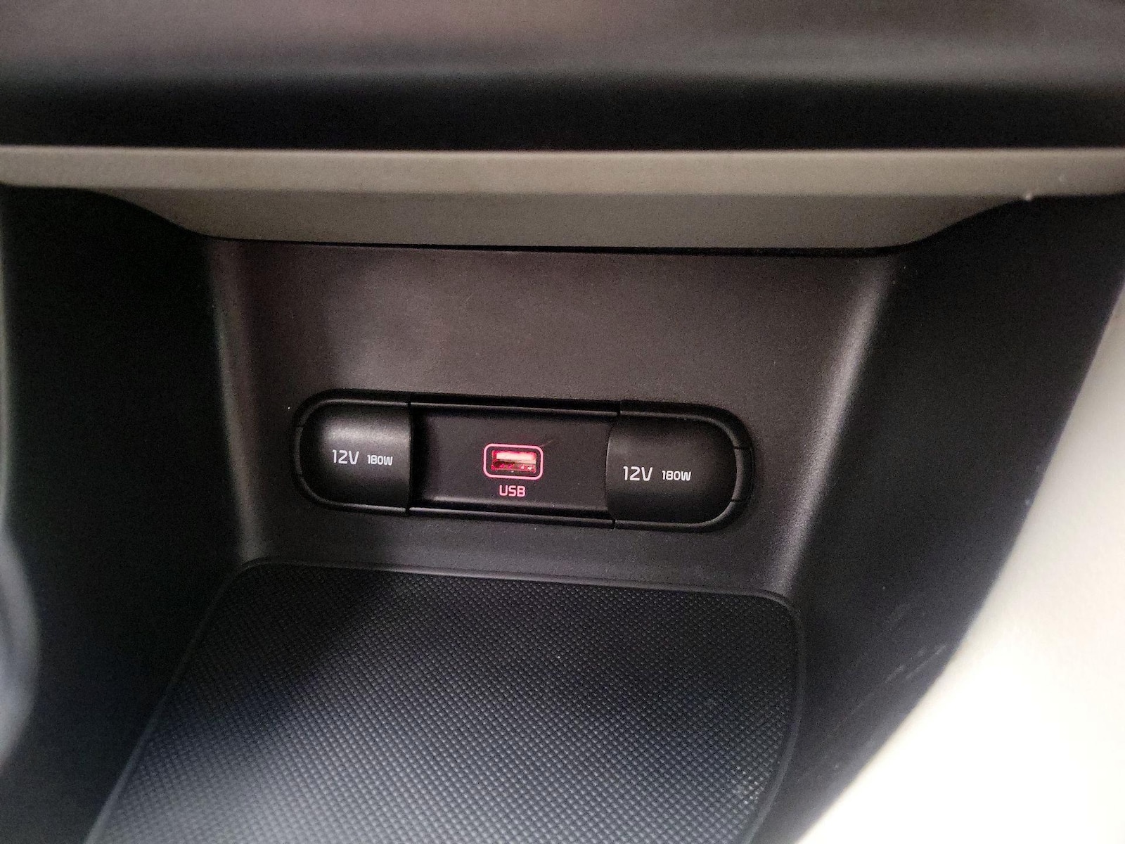 2022 Kia Sportage LX - Photo 19