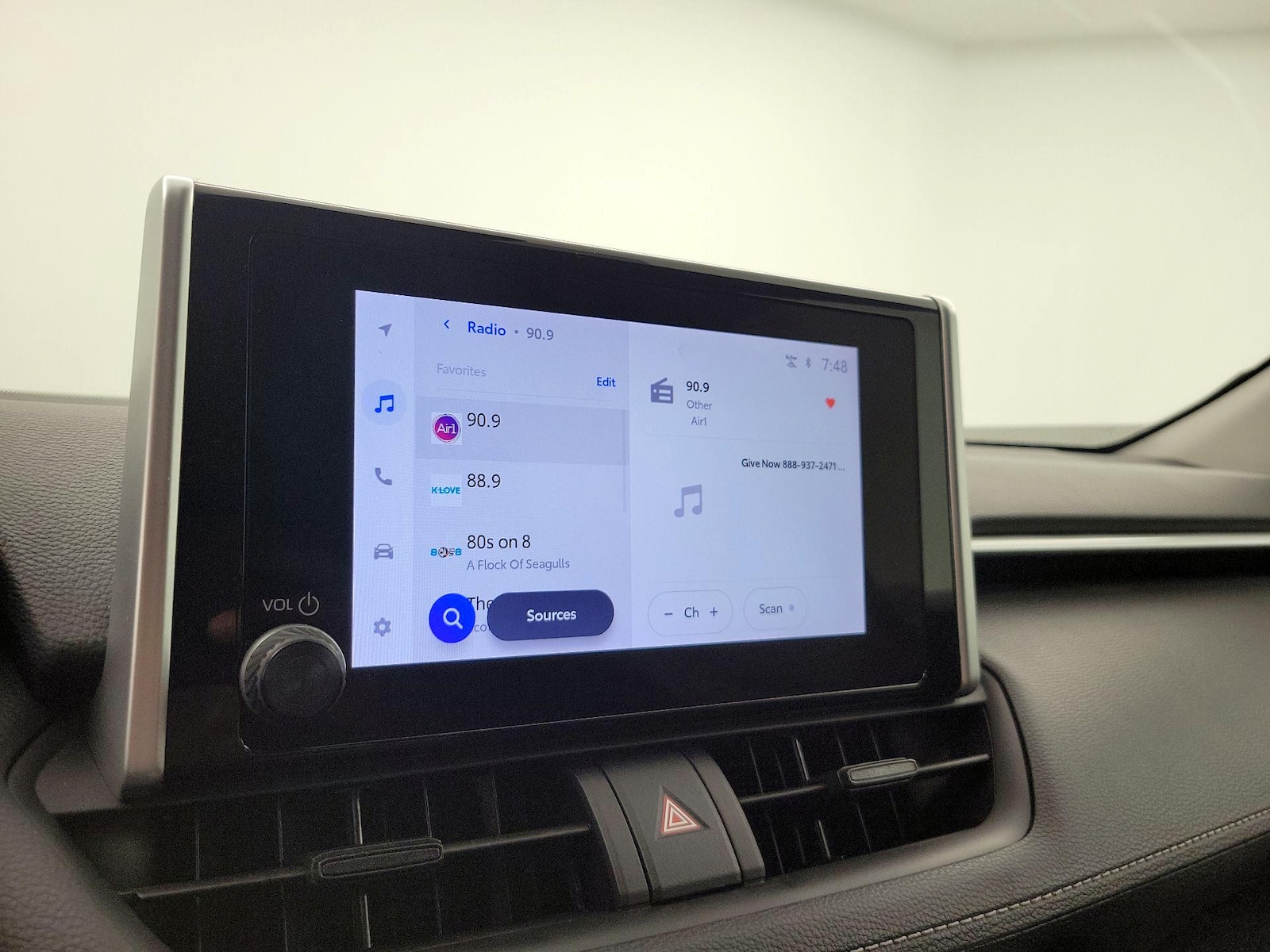 2025 Toyota RAV4 LE - Photo 16