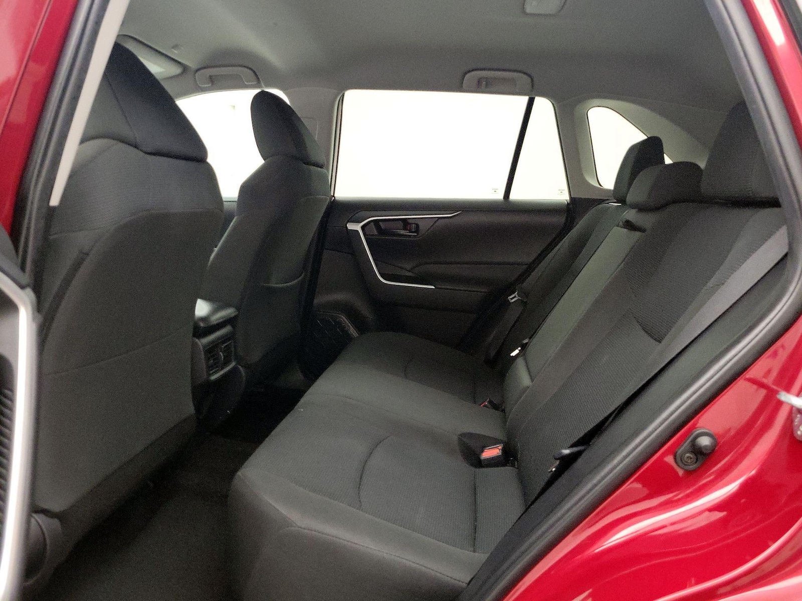 2025 Toyota RAV4 LE - Photo 20