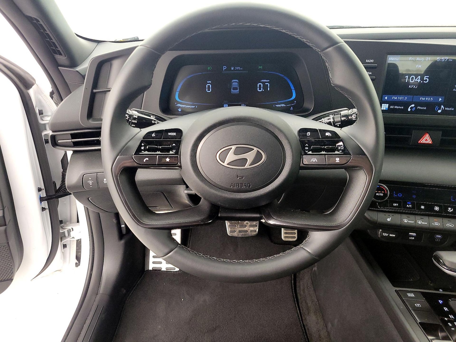 2026 Hyundai Elantra SEL - Photo 11