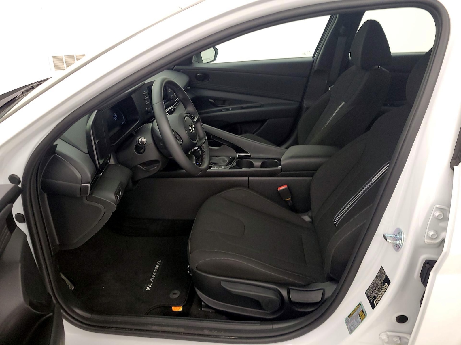 2026 Hyundai Elantra SEL - Photo 12