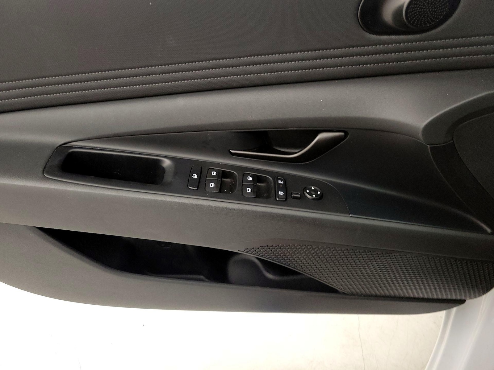 2026 Hyundai Elantra SEL - Photo 13