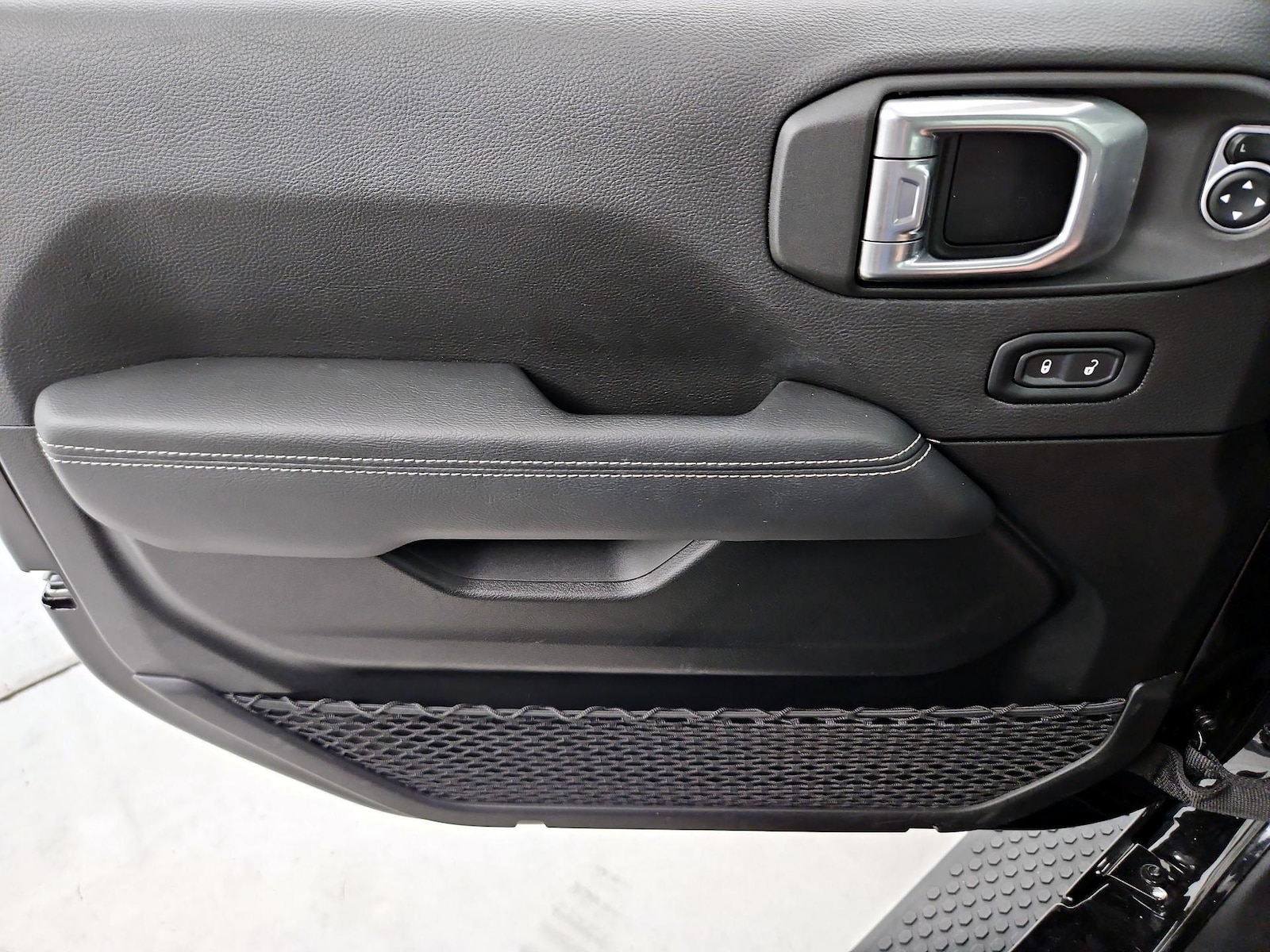 2023 Jeep Wrangler 4xe Sahara 4XE - Photo 13