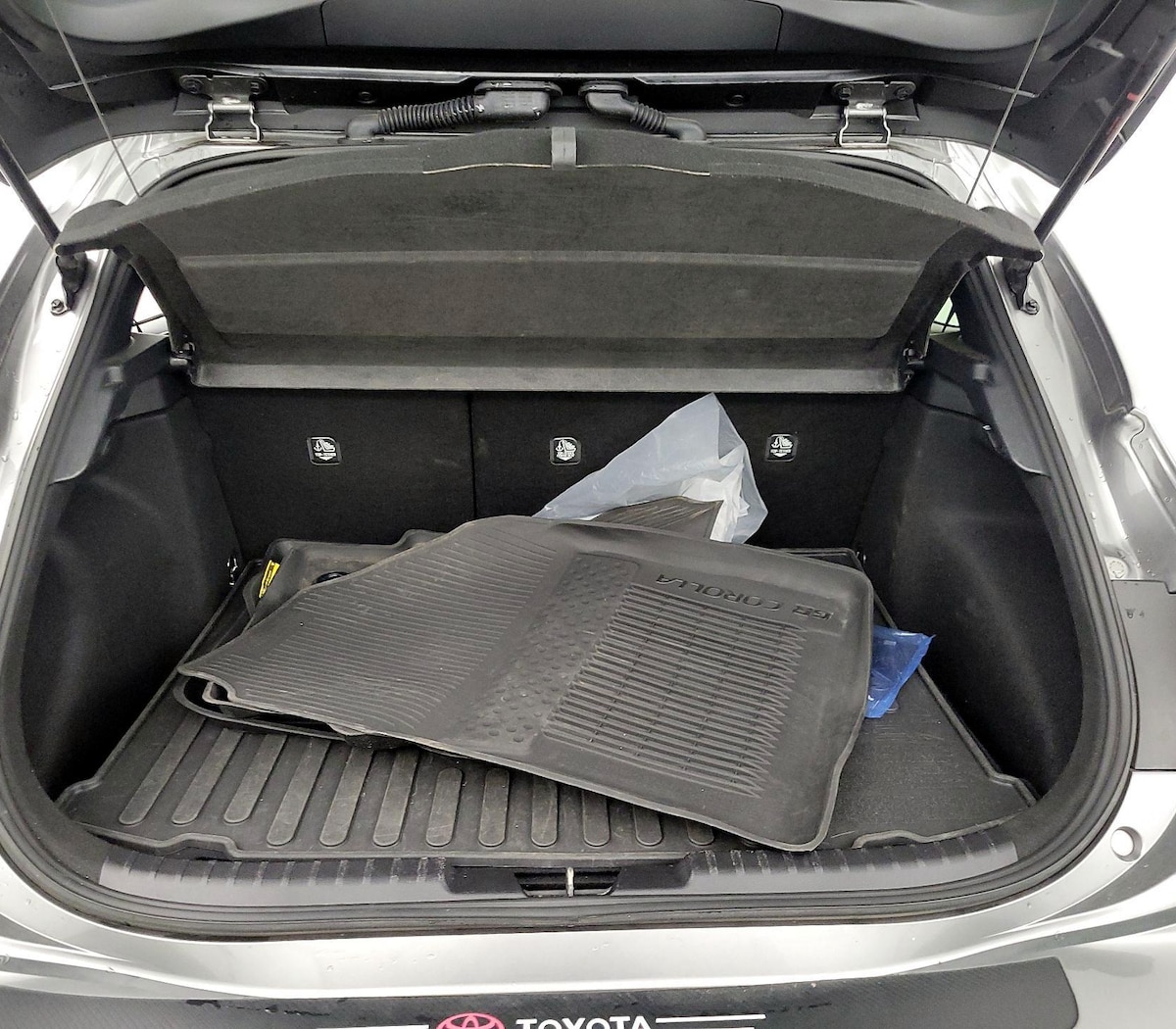 Trunk/Cargo (Seats Up)