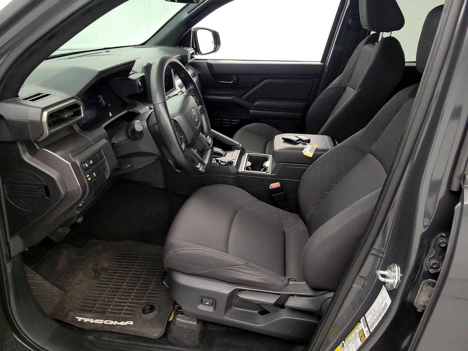 2025 Toyota Tacoma SR5 - Photo 12