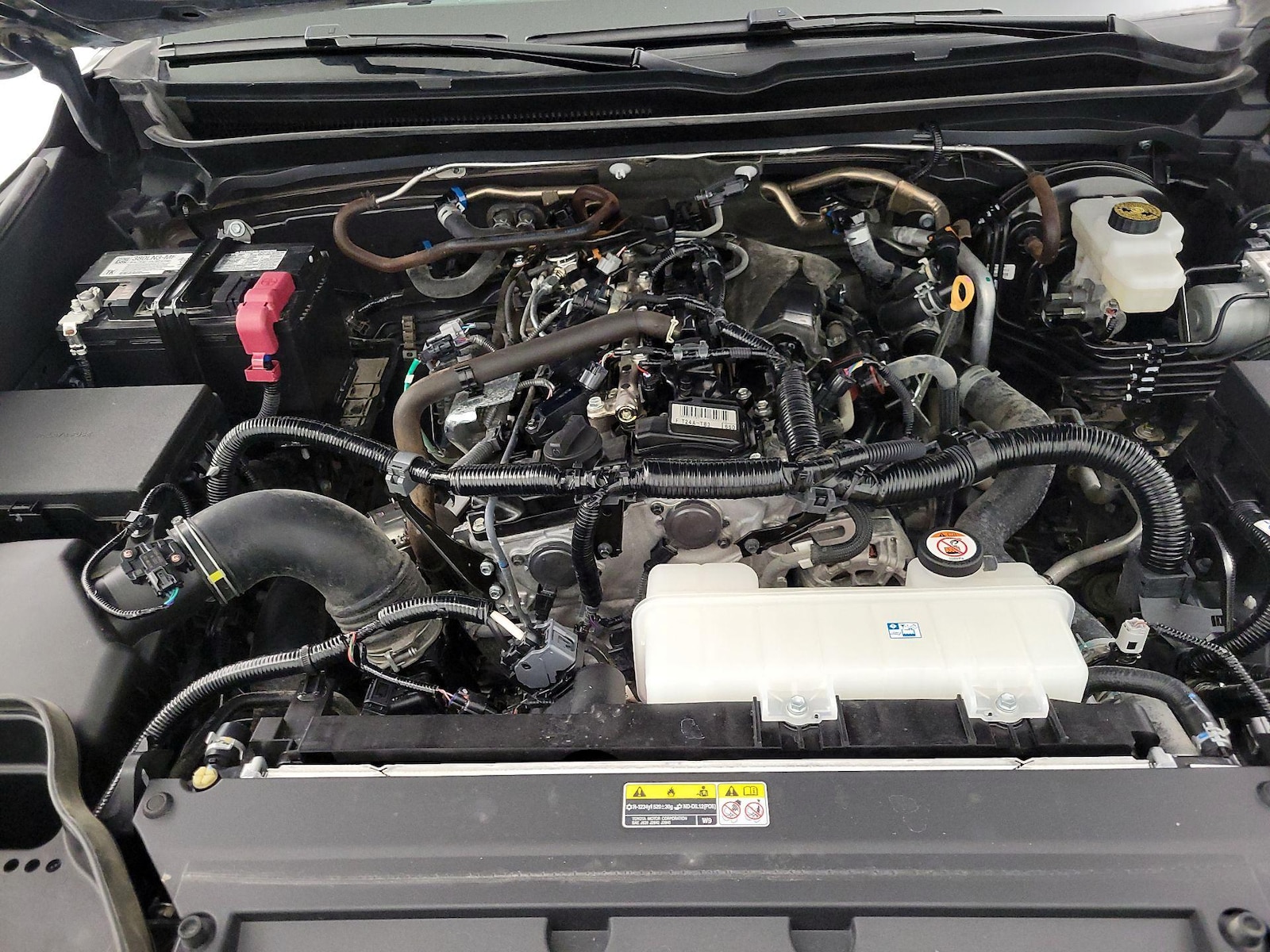 2025 Toyota Tacoma SR5 - Photo 22