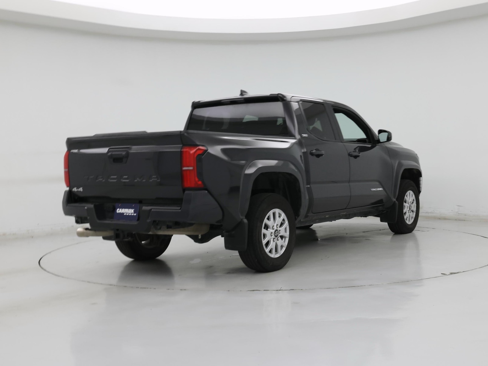 2025 Toyota Tacoma SR5 - Photo 9