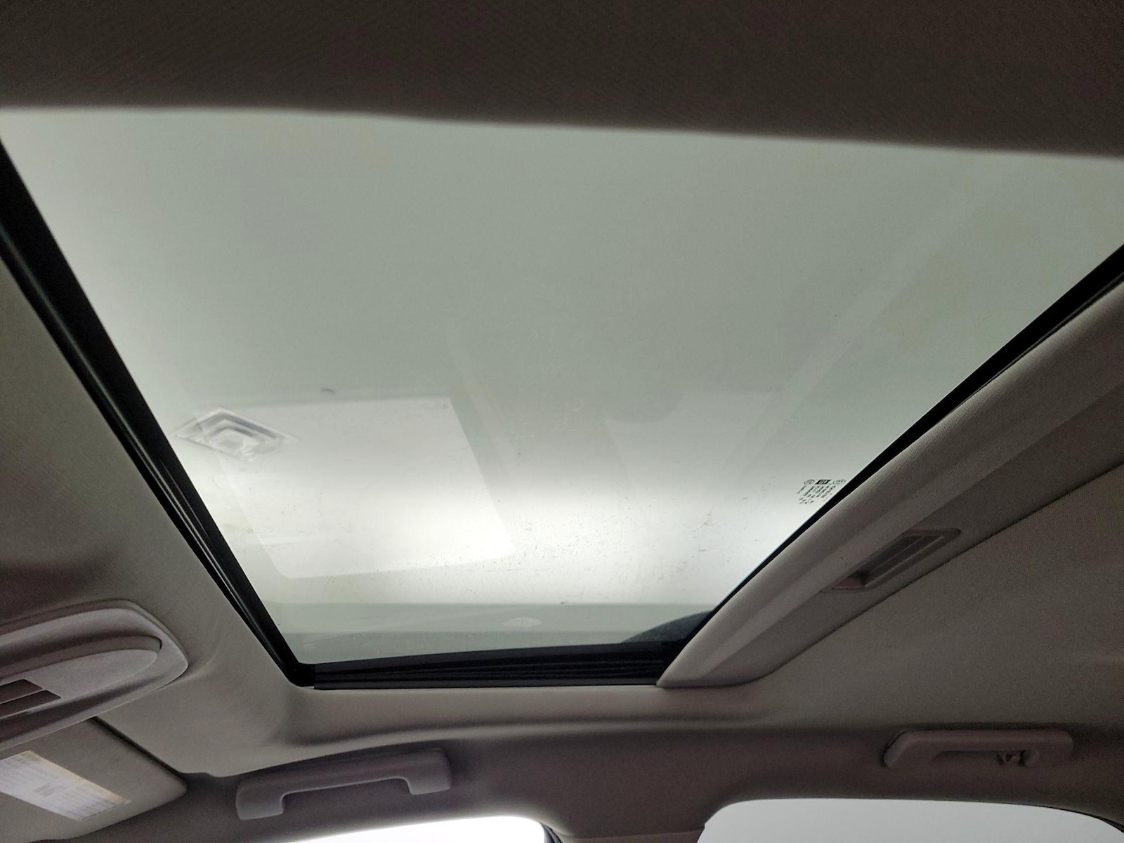 Sunroof(s) & Overhead Airbags