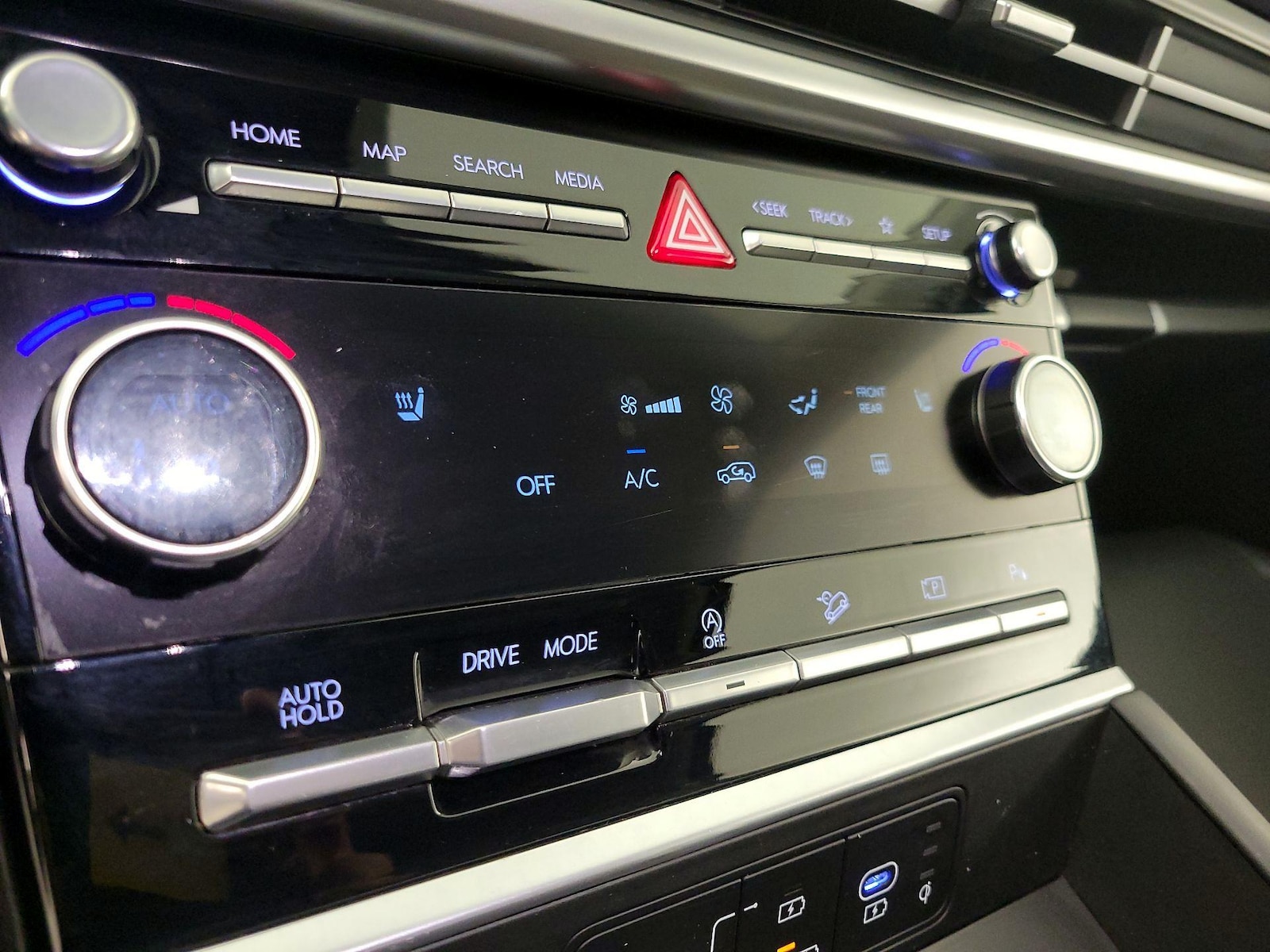 2025 Hyundai Santa Fe SEL - Photo 17