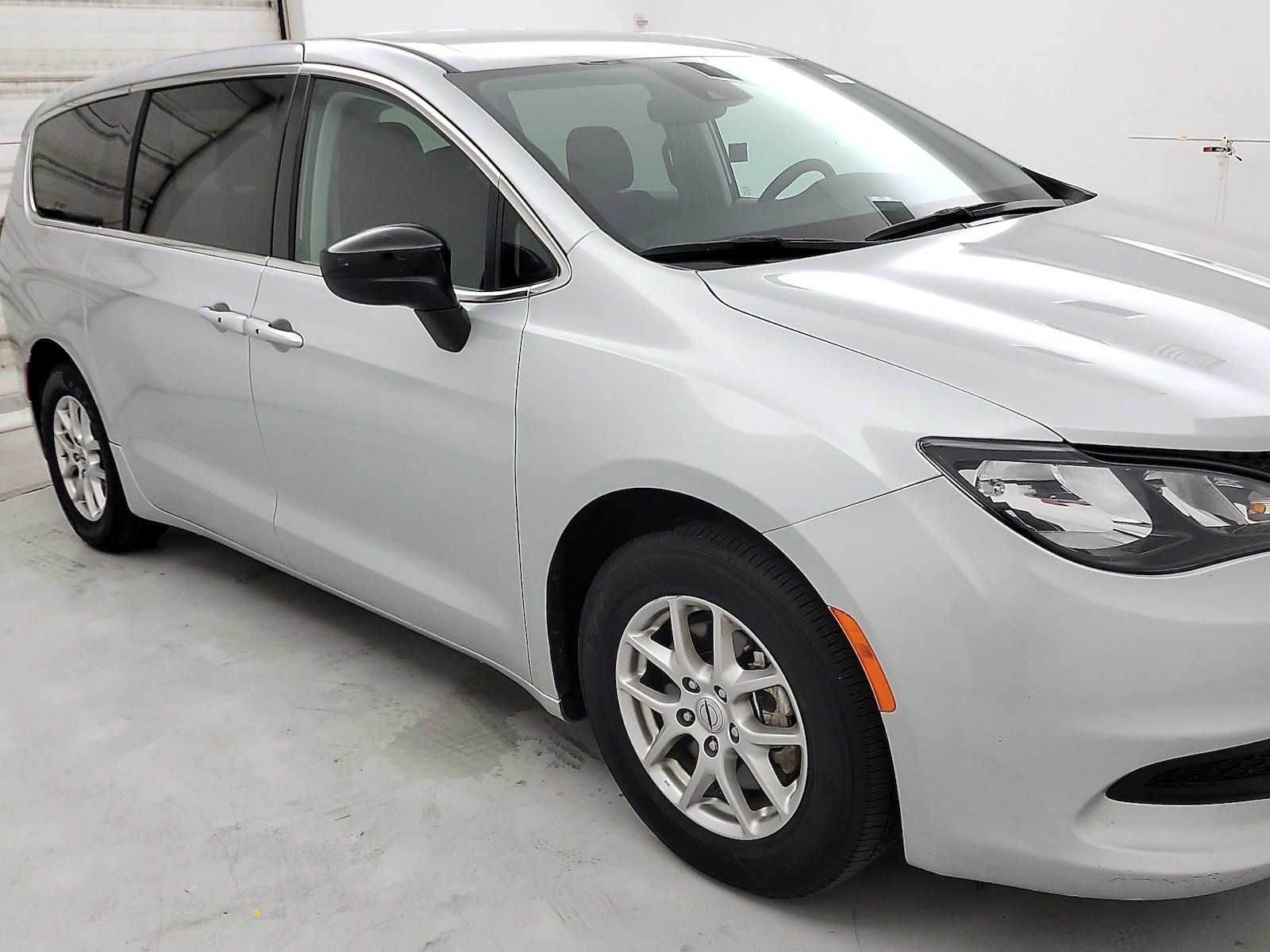 2024 Chrysler Voyager