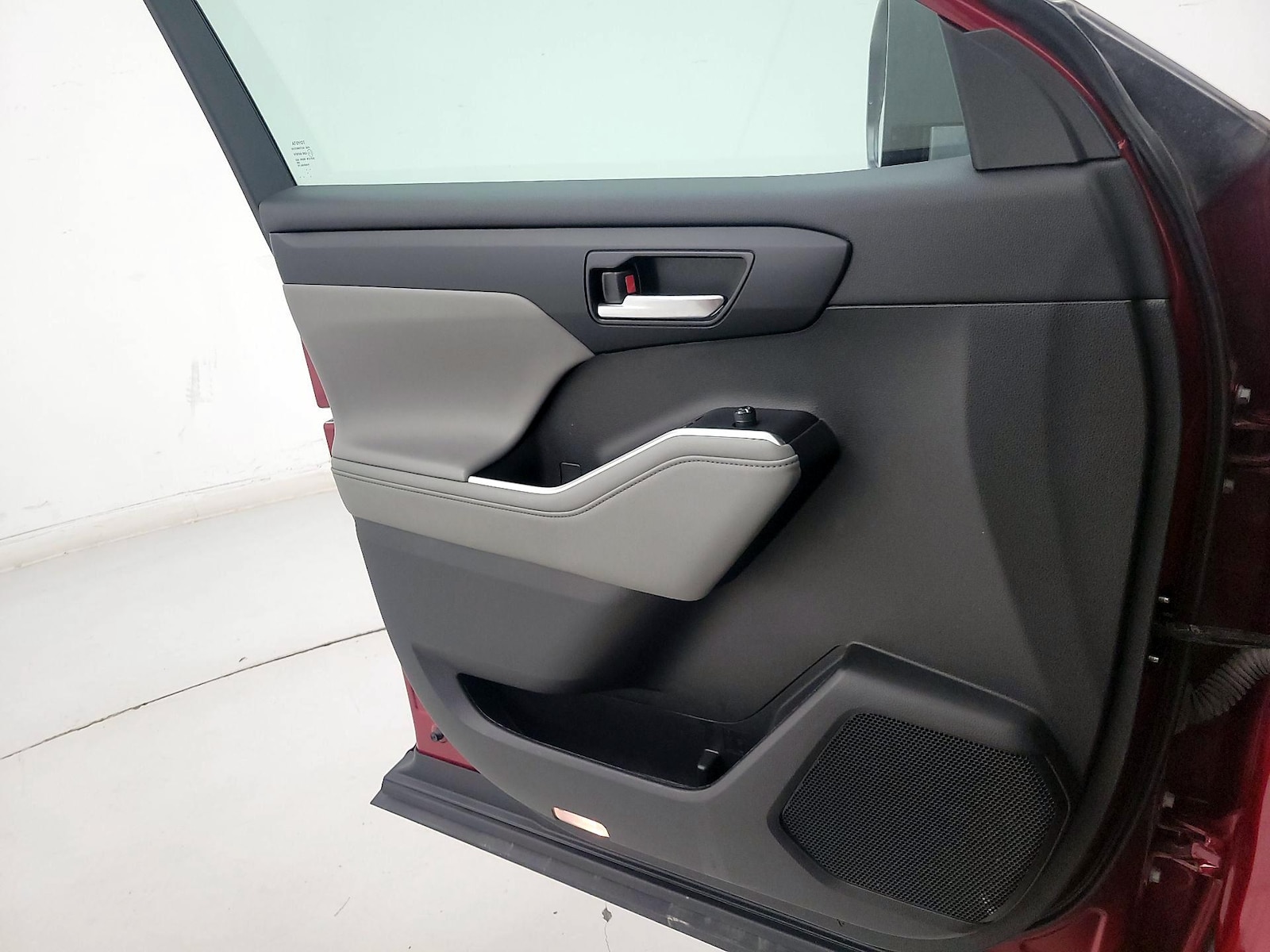 2023 Toyota Highlander XLE - Photo 13