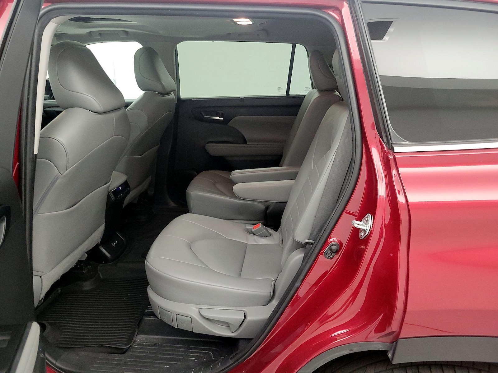 2023 Toyota Highlander XLE - Photo 22