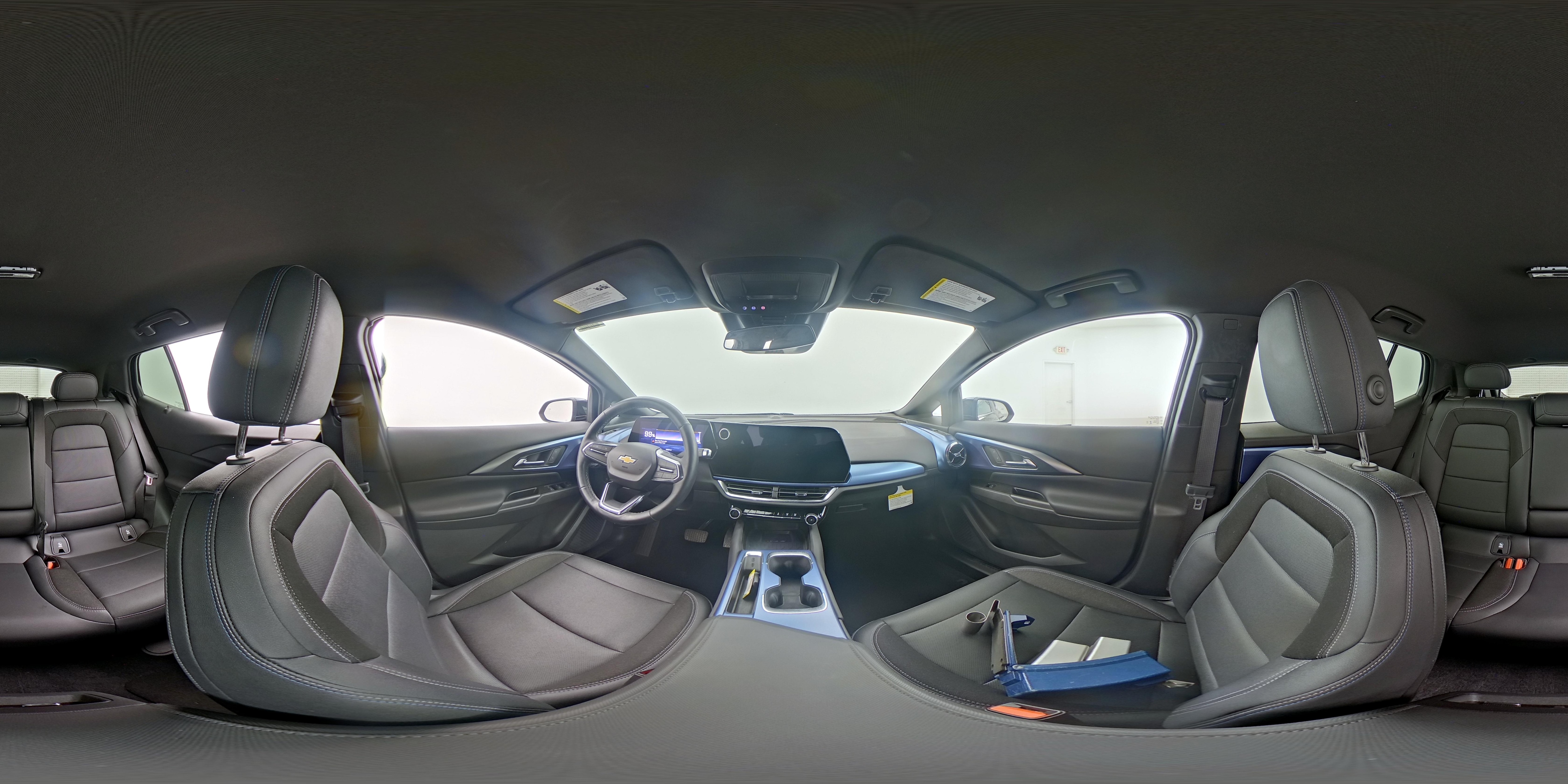 2025 Chevrolet Equinox EV LT - Photo 24